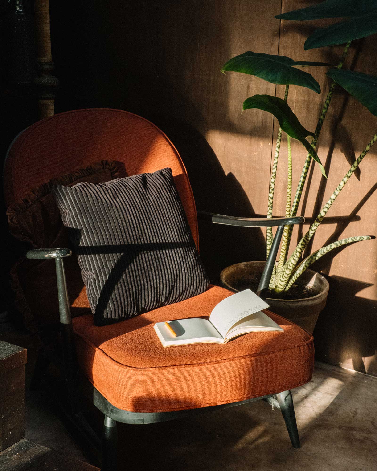 hergest-lee_cabin_wales-united-kingdom_lean-to-interior-chair-design.jpg