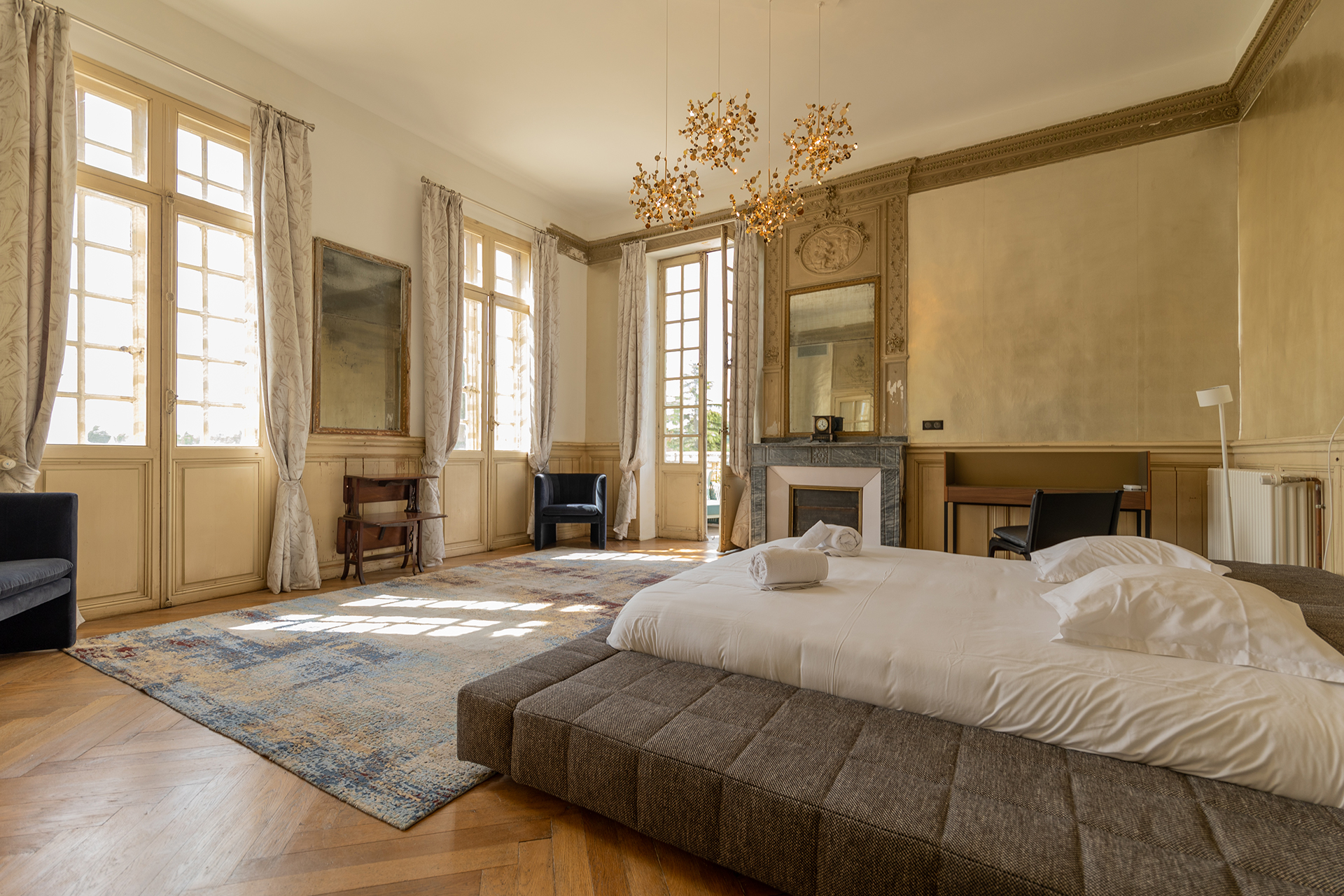 villa-rieucoulon_estate_france_interior-bedroom-space.jpg