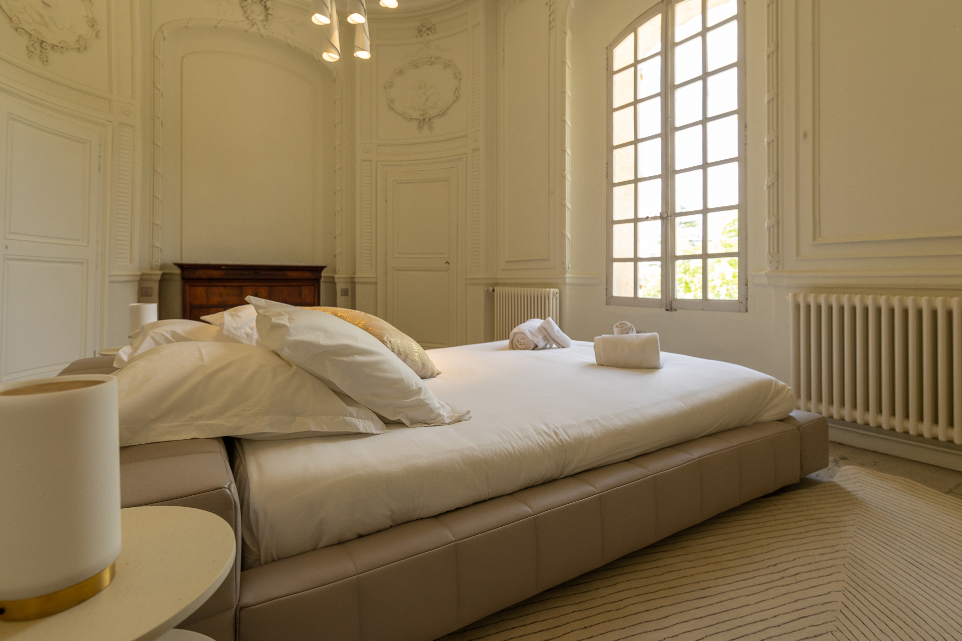 villa-rieucoulon_estate_france_interior-bedroom-window.jpg
