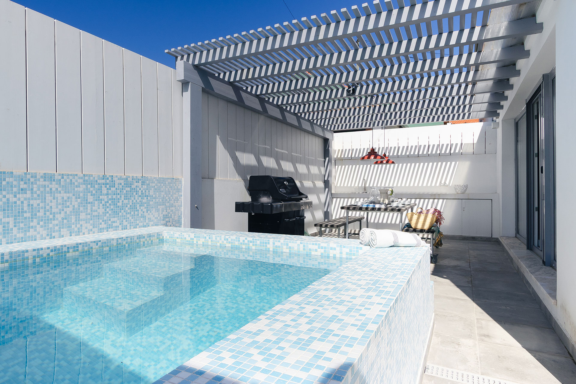 casa-alegra_house_Carvahal-setubal-portugal_exterior-pool.jpg