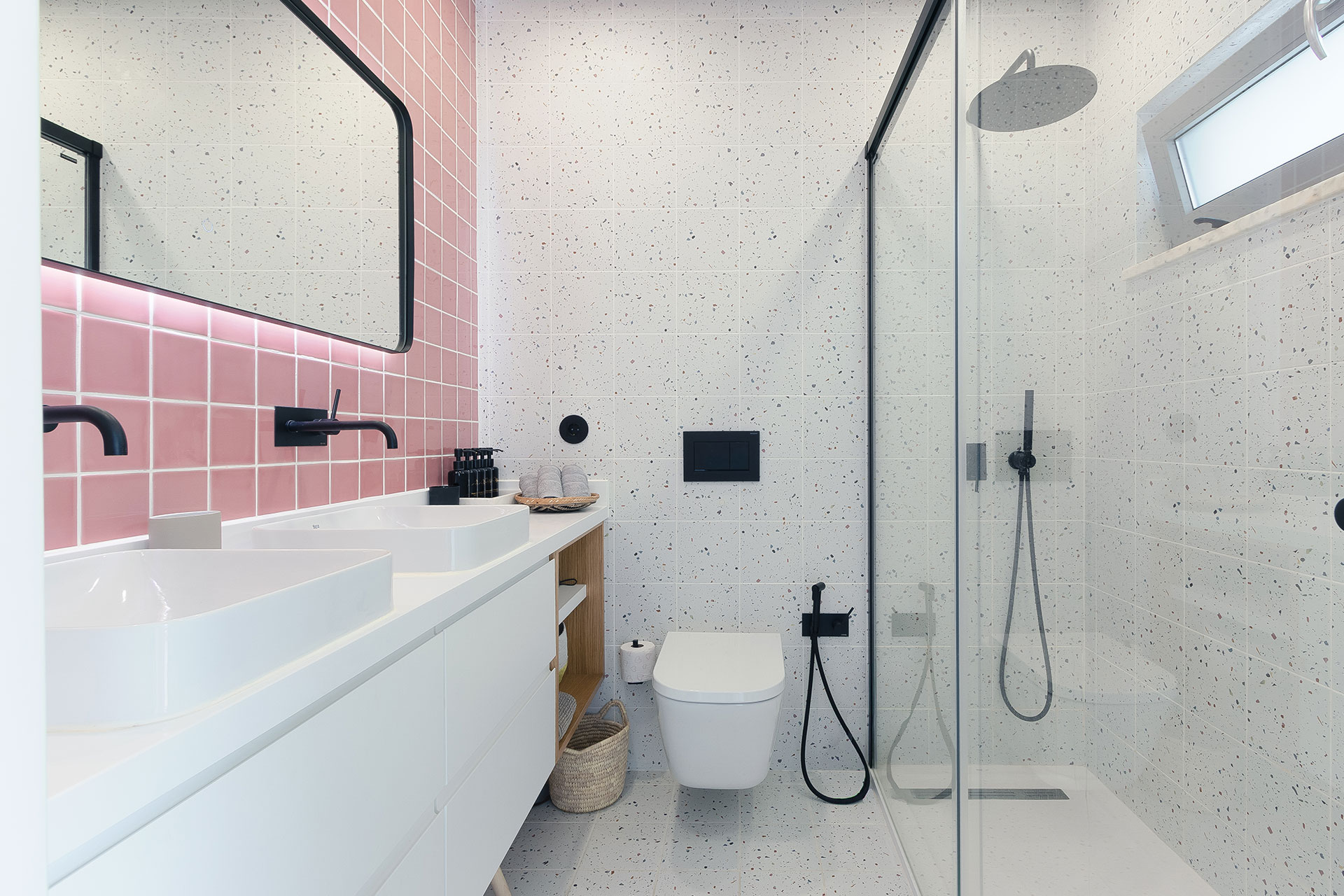 casa-alegra_house_Carvahal-setubal-portugal_interior-bathroom.jpg