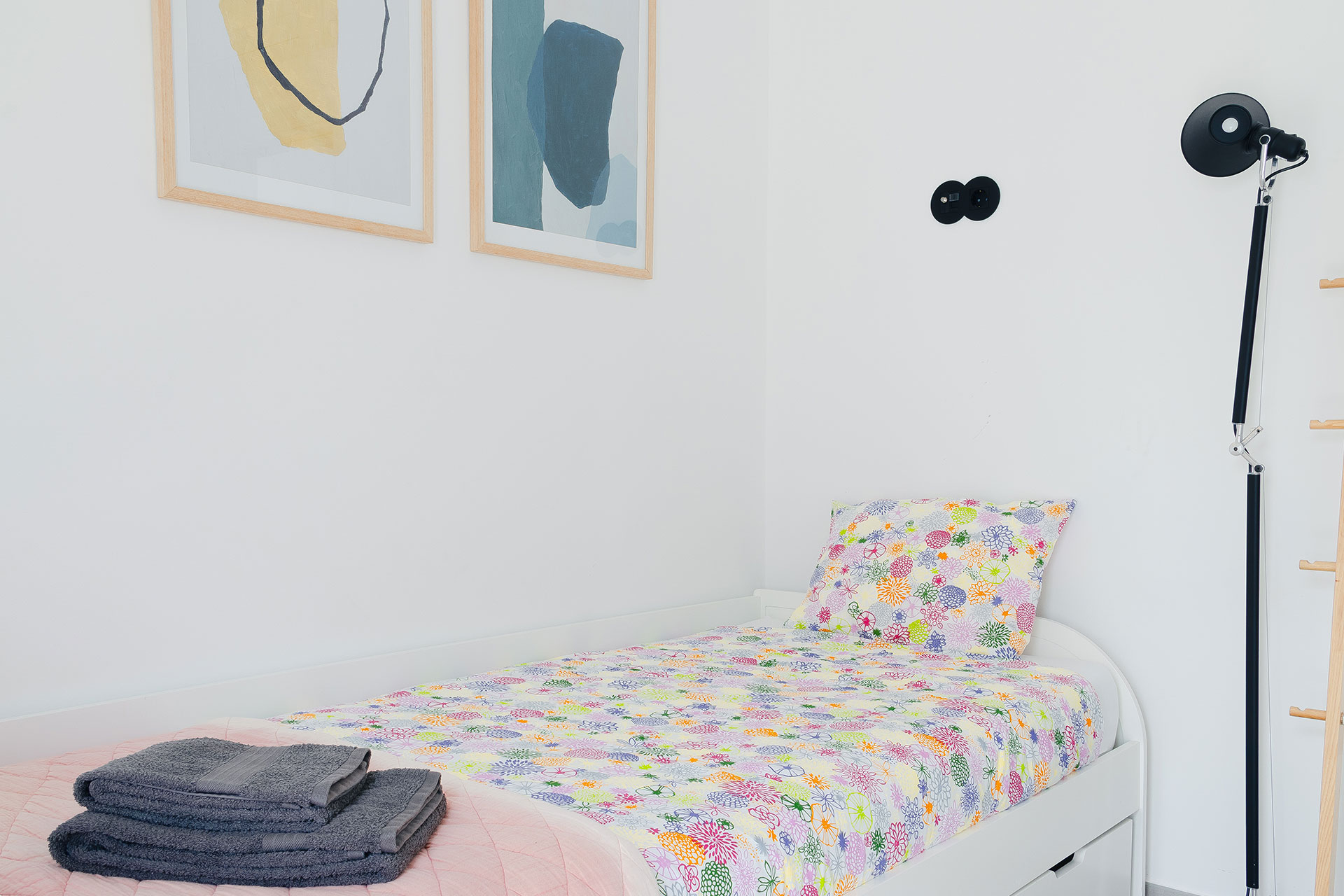 casa-alegra_house_Carvahal-setubal-portugal_interior-bed-design.jpg