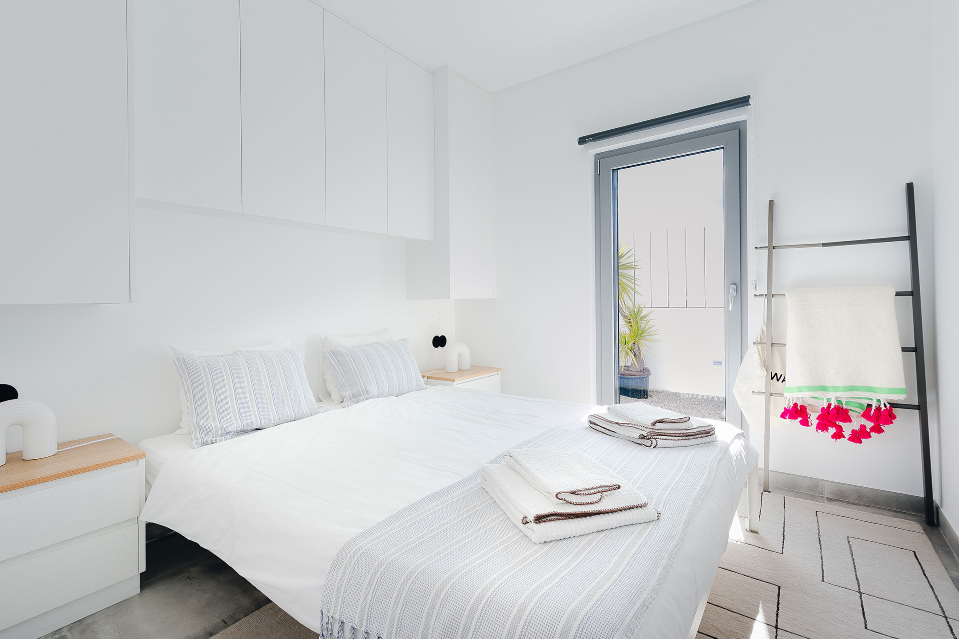casa-alegra_house_Carvahal-setubal-portugal_interior-bedroom-design.jpg