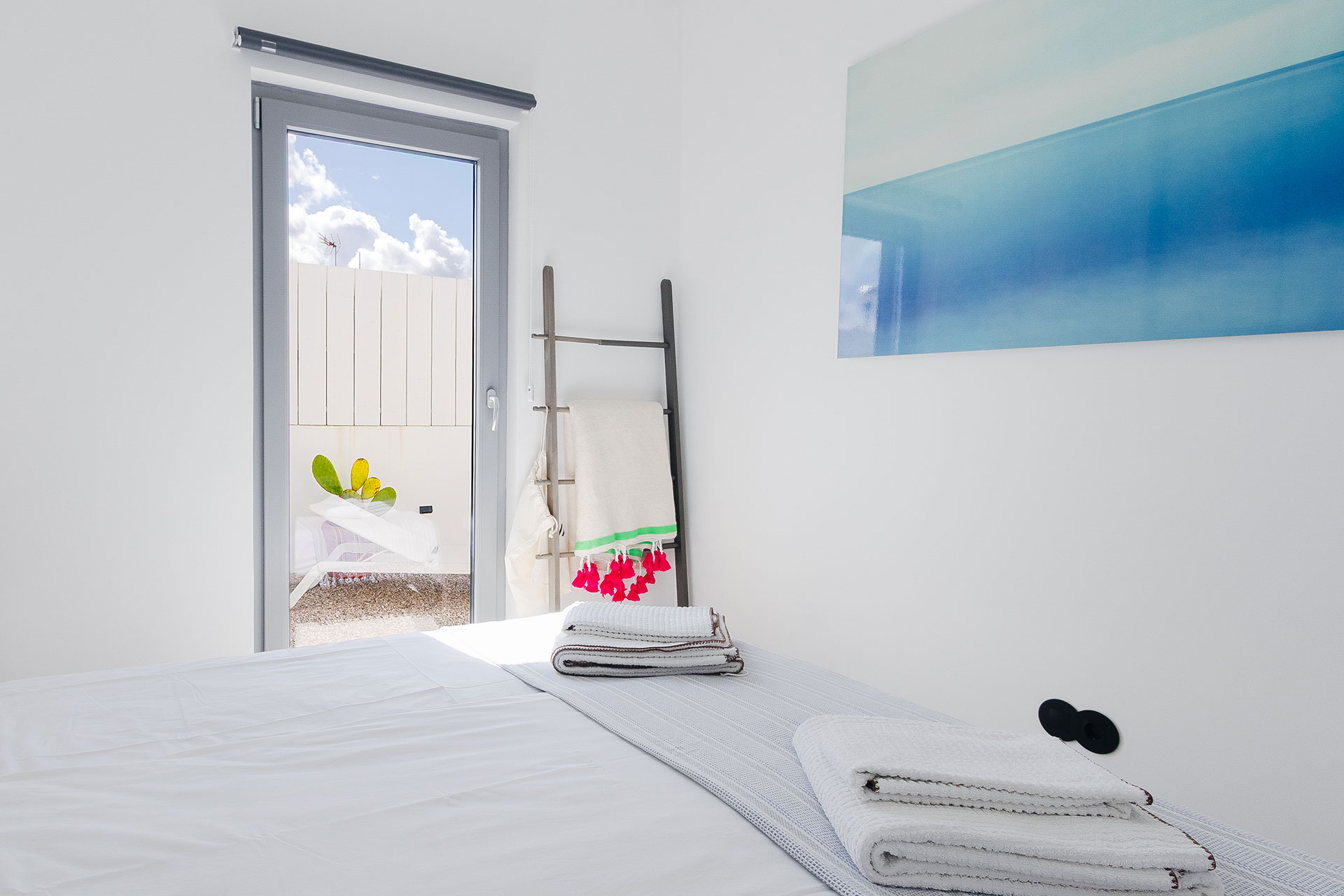 casa-alegra_house_Carvahal-setubal-portugal_interior-bedroom-design-detail.jpg