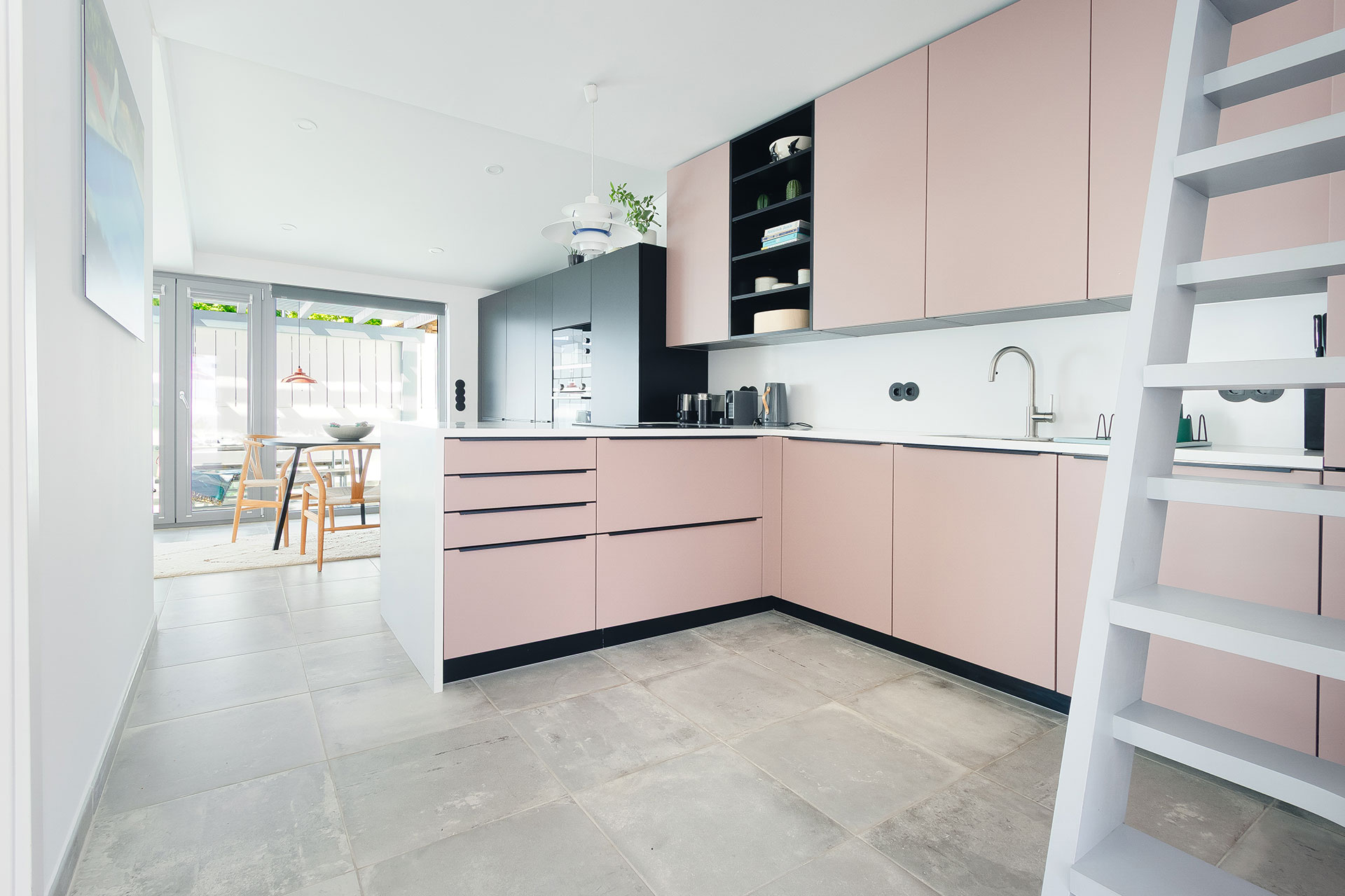 casa-alegra_house_Carvahal-setubal-portugal_interior-kitchen-design.jpg