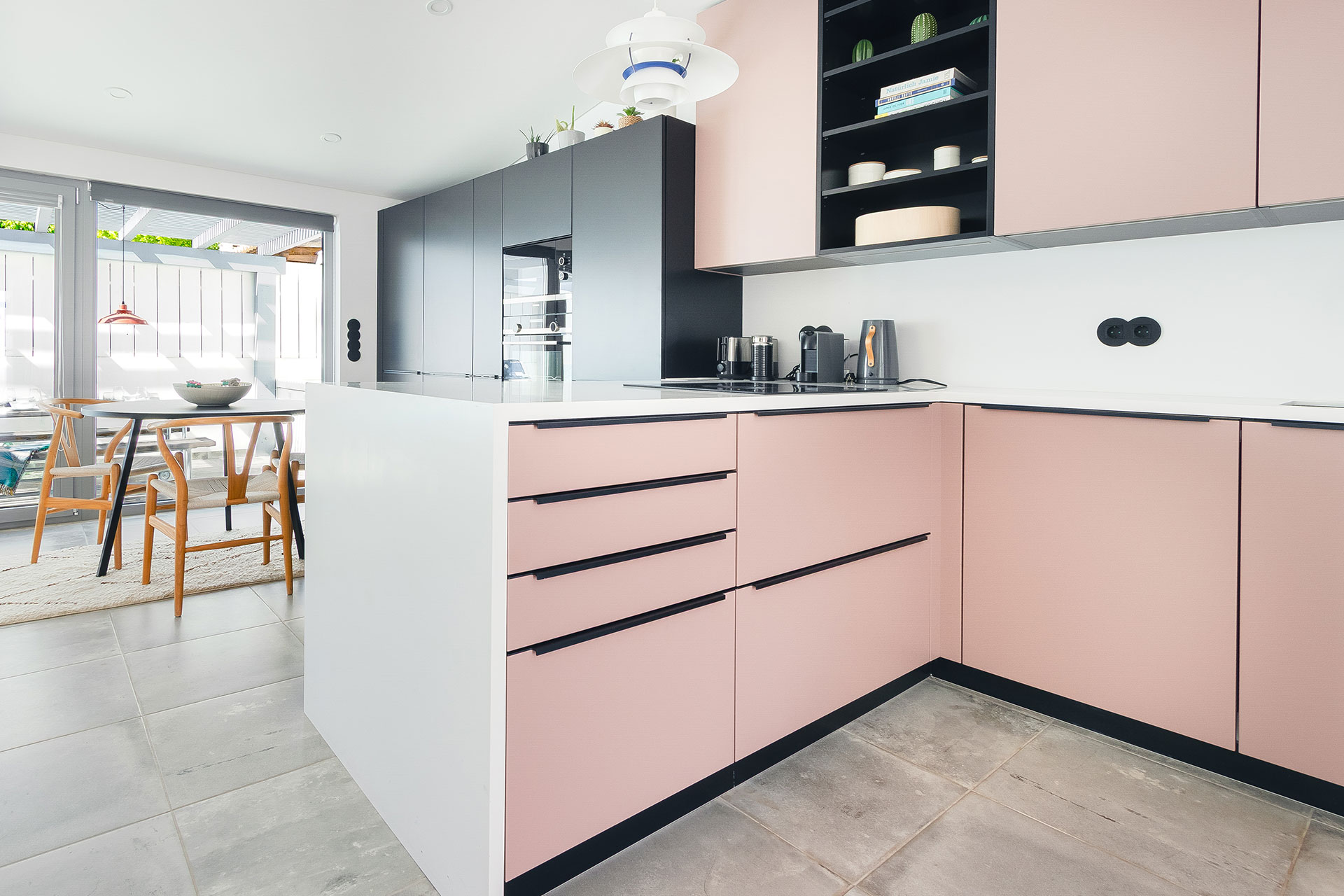 casa-alegra_house_Carvahal-setubal-portugal_interior-kitchen-space.jpg
