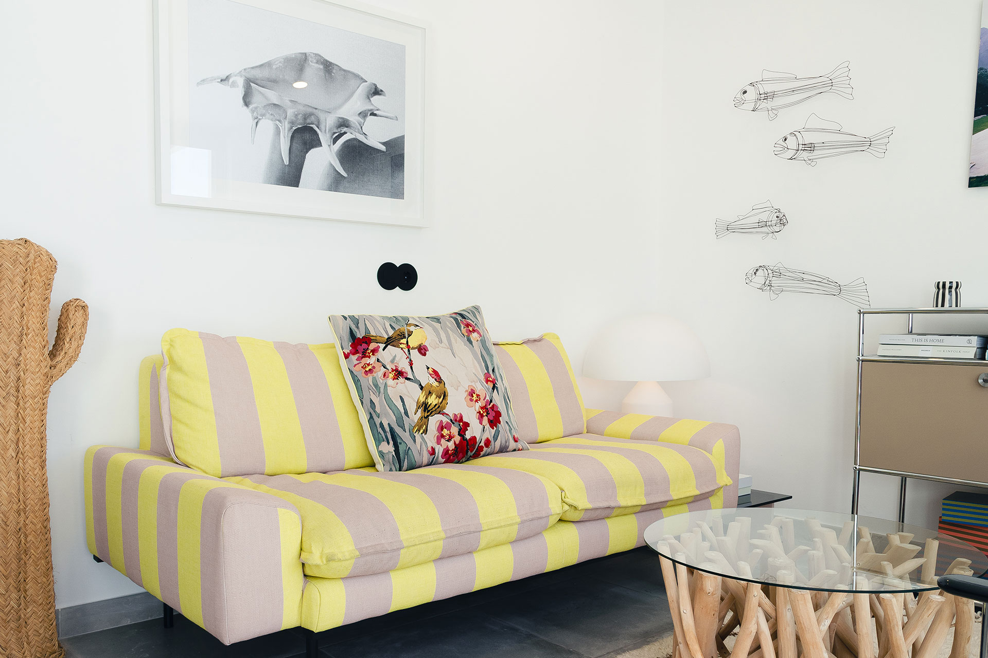 casa-alegra_house_Carvahal-setubal-portugal_interior-sofa-detail.jpg
