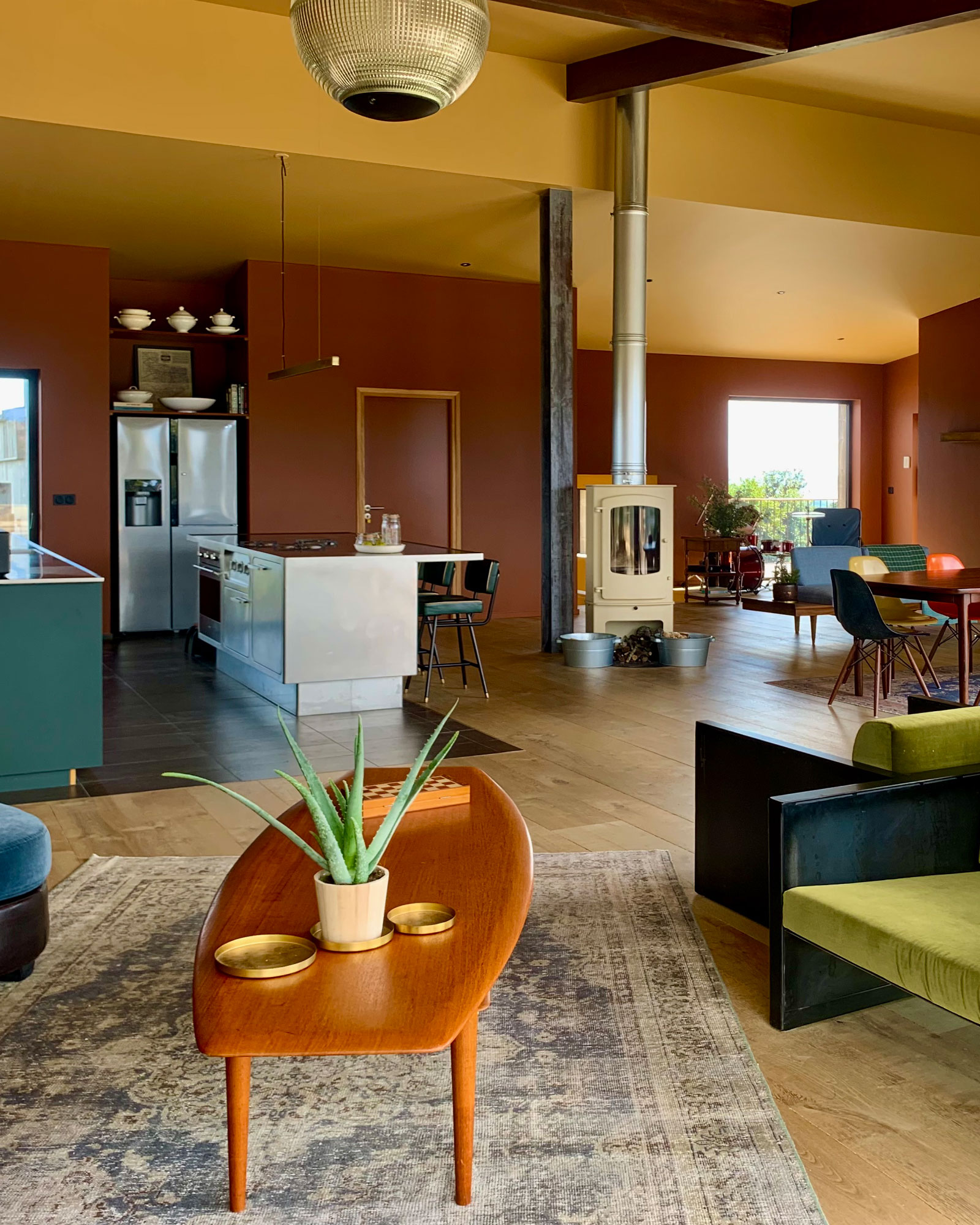 lenza-barn_country-house_corsica-france_interior-living.jpg