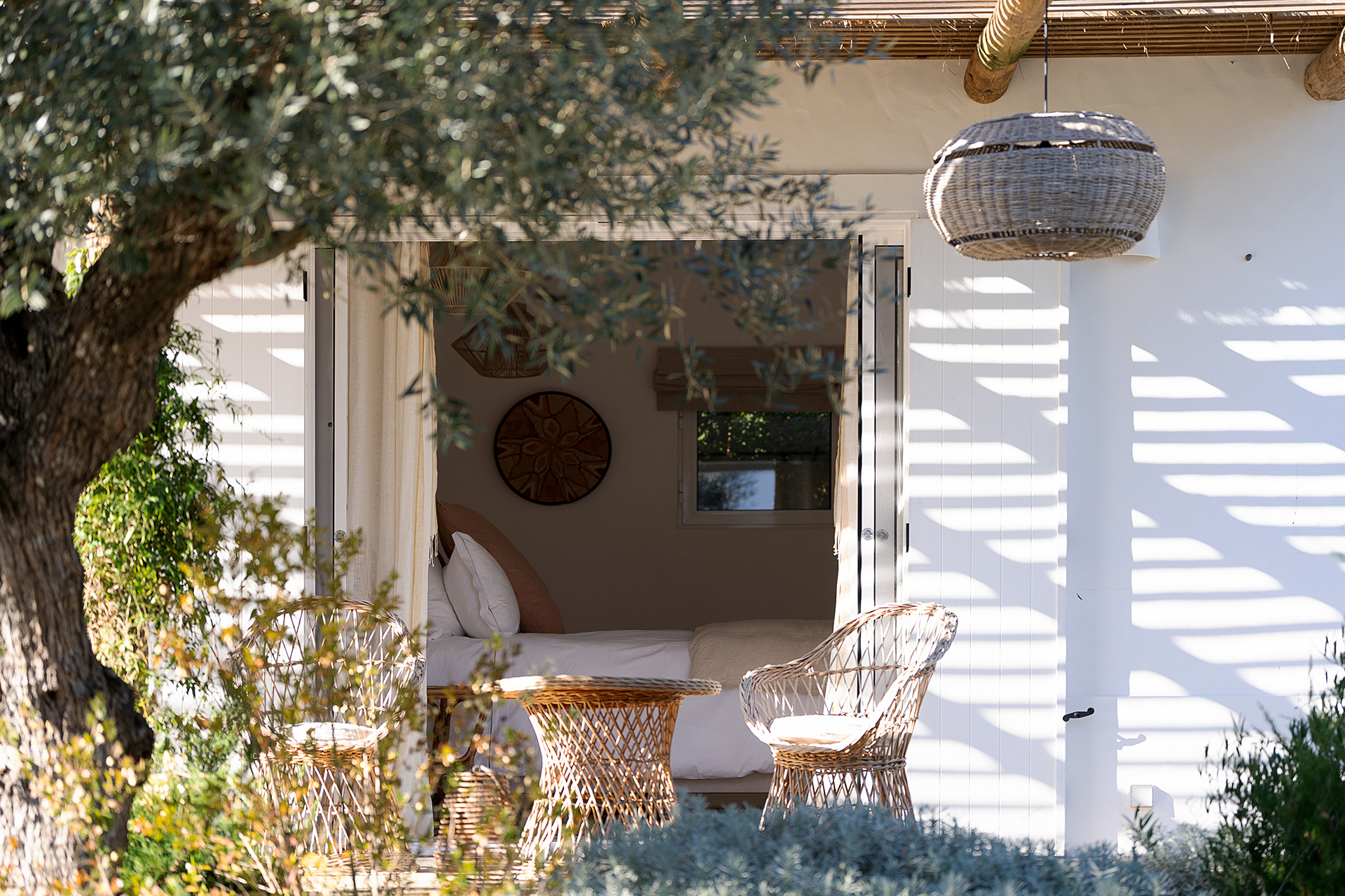 villa-ayina_beachhouse_comporta-setubal-portugal_exterior-bedroom.jpg
