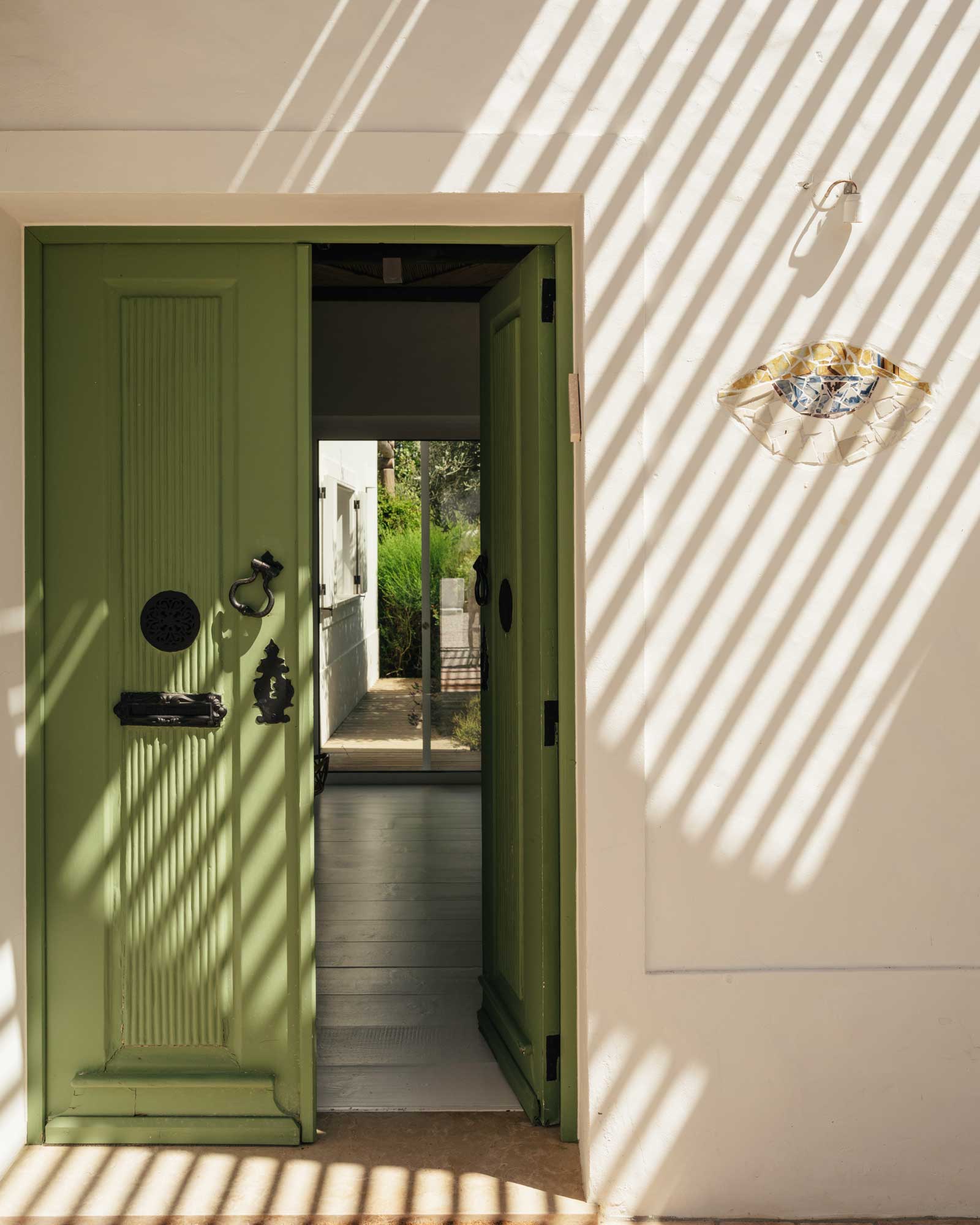 villa-ayina_beachhouse_comporta-setubal-portugal_exterior-door-entrance.jpg