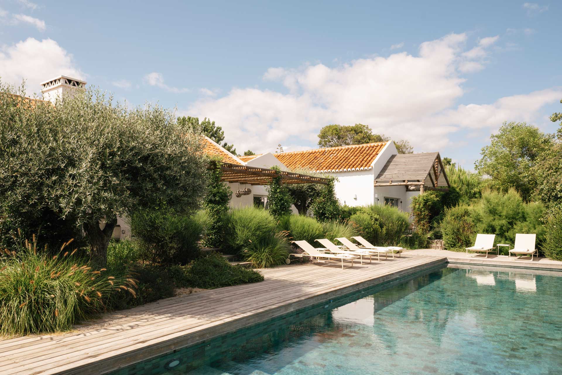 villa-ayina_beachhouse_comporta-setubal-portugal_exterior-pool.jpg