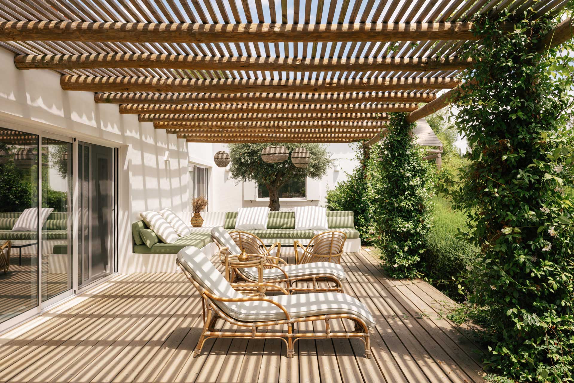 villa-ayina_beachhouse_comporta-setubal-portugal_exterior-terrace.jpg