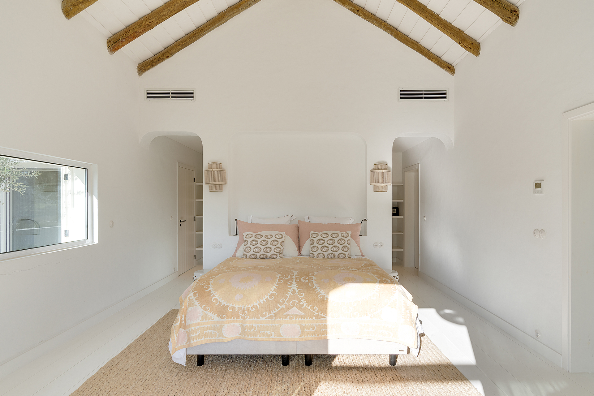 villa-ayina_beachhouse_comporta-setubal-portugal_interior-bed-room.jpg