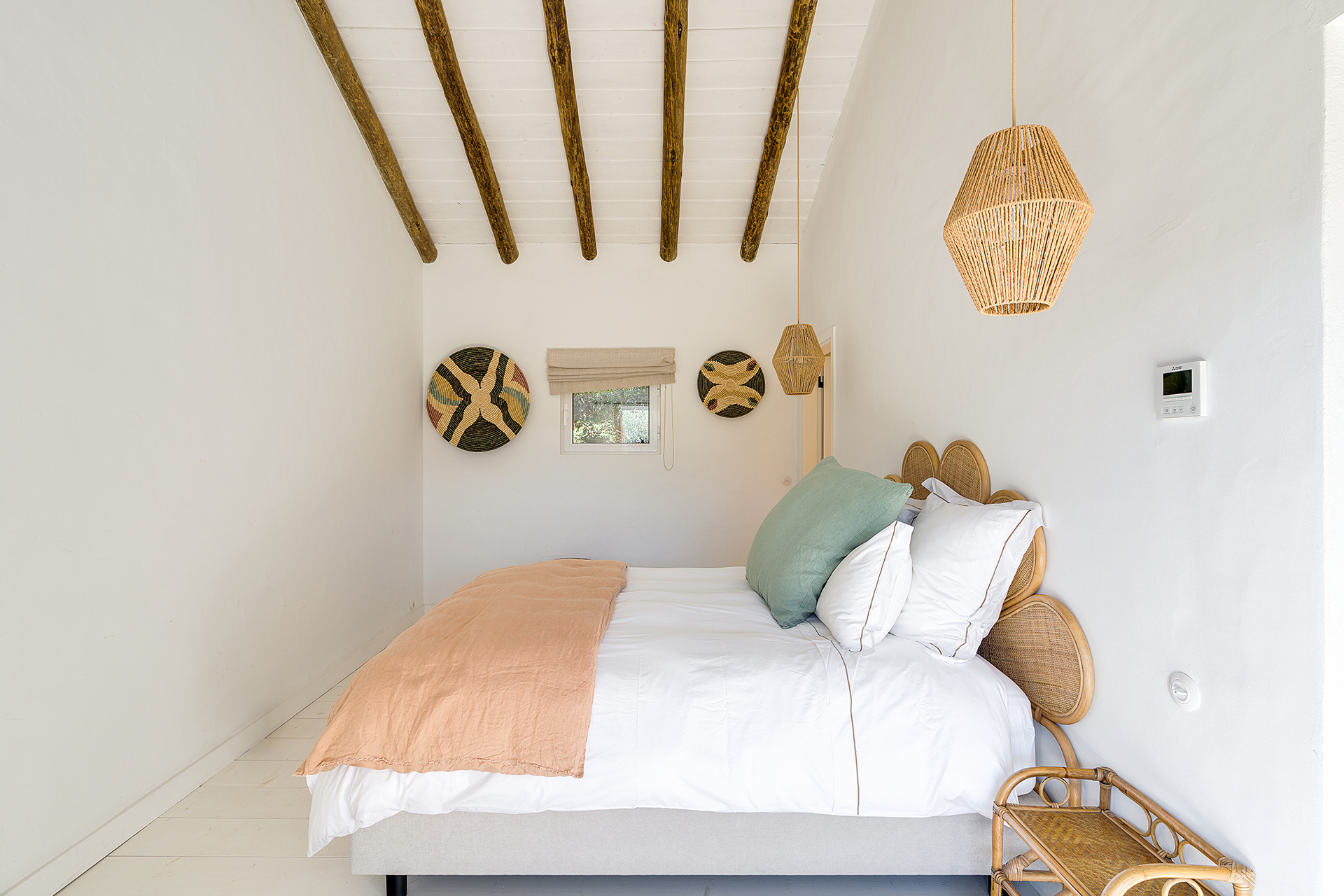 villa-ayina_beachhouse_comporta-setubal-portugal_interior-bed-room-design-room.jpg