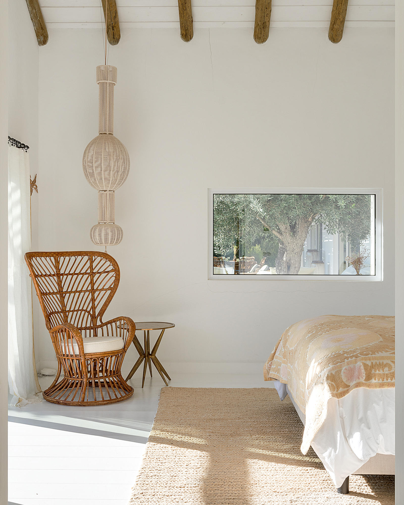 villa-ayina_beachhouse_comporta-setubal-portugal_interior-bed-room-space-design.jpg
