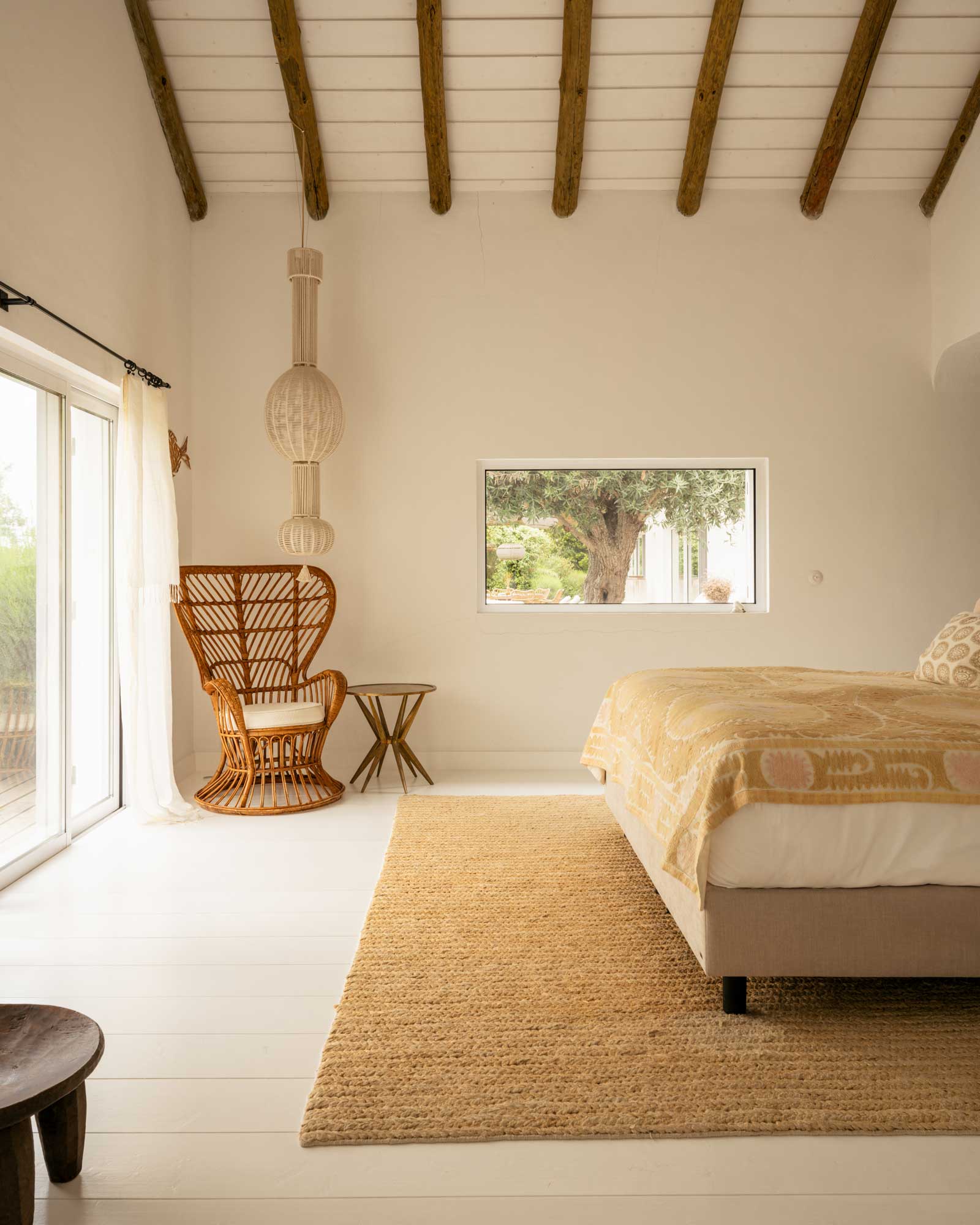 villa-ayina_beachhouse_comporta-setubal-portugal_interior-bedroom-design.jpg