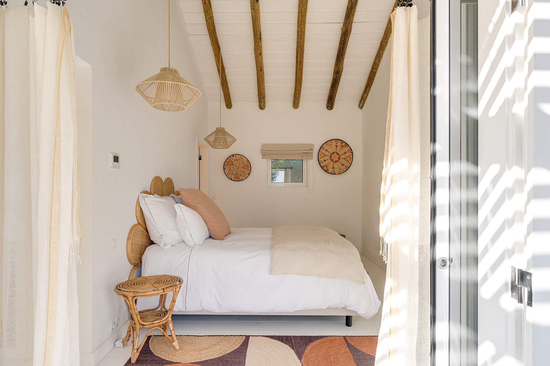 villa-ayina_beachhouse_comporta-setubal-portugal_interior-bedroom-space-design.jpg