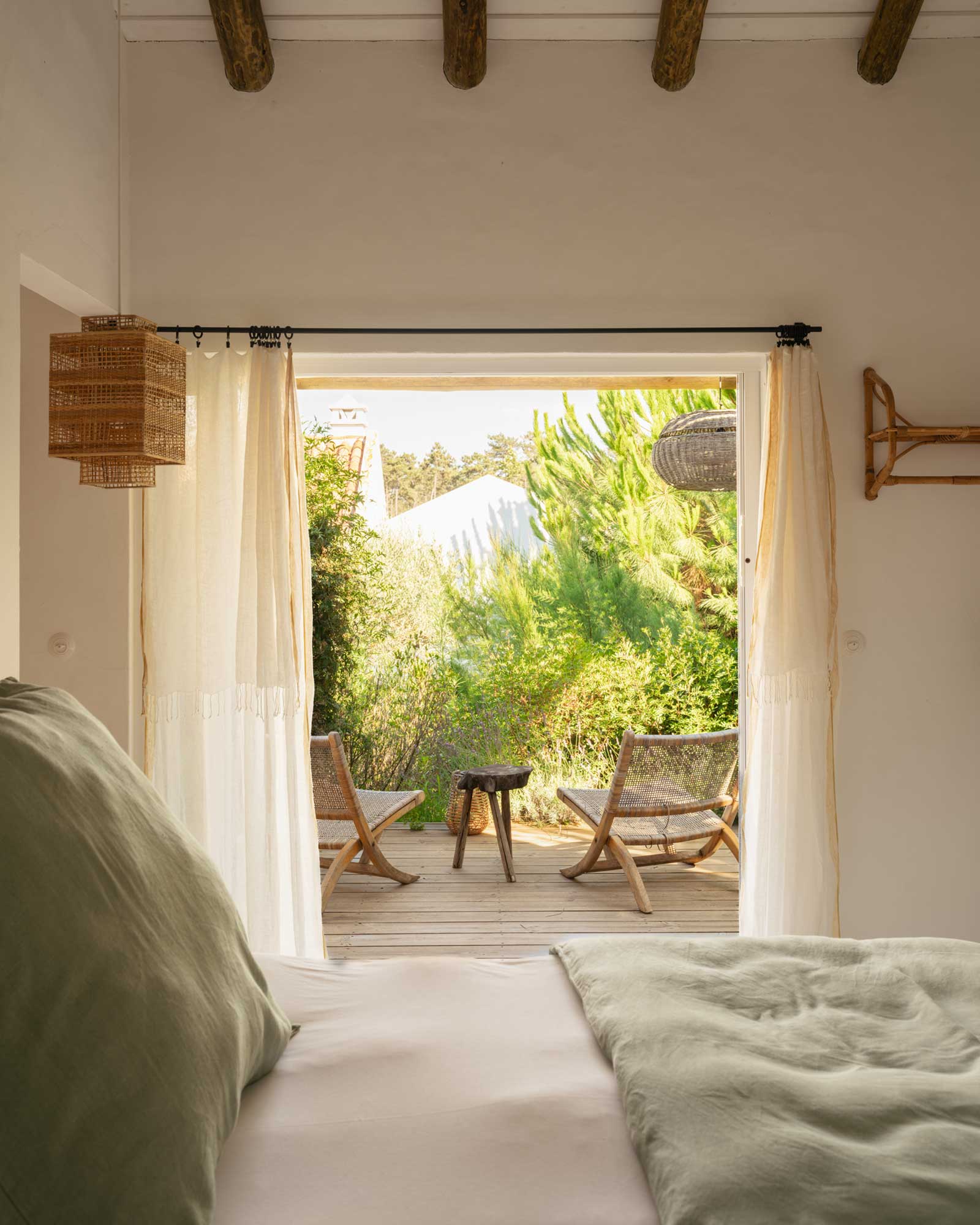 villa-ayina_beachhouse_comporta-setubal-portugal_interior-bedroom-view.jpg
