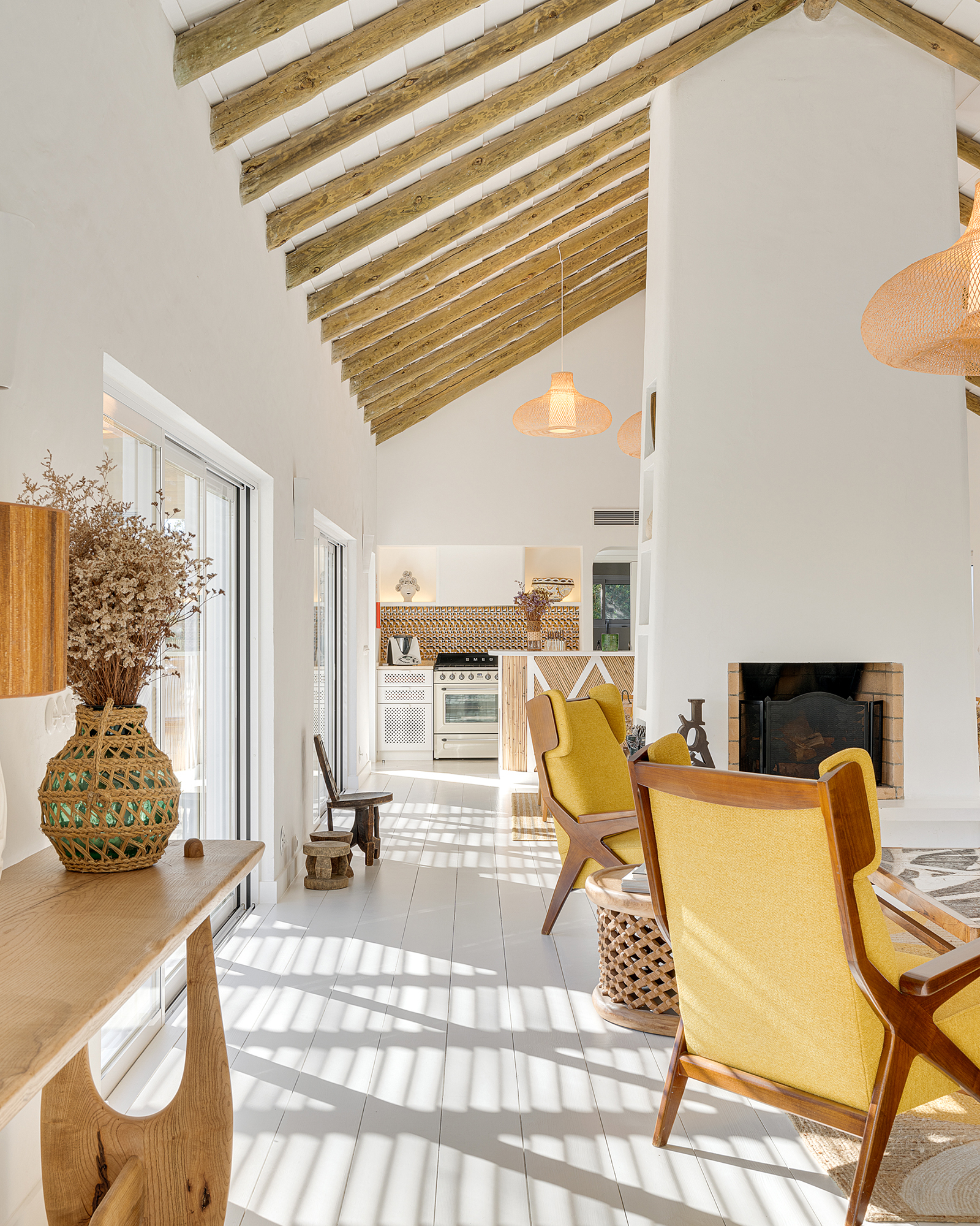 villa-ayina_beachhouse_comporta-setubal-portugal_interior-detail-living.jpg