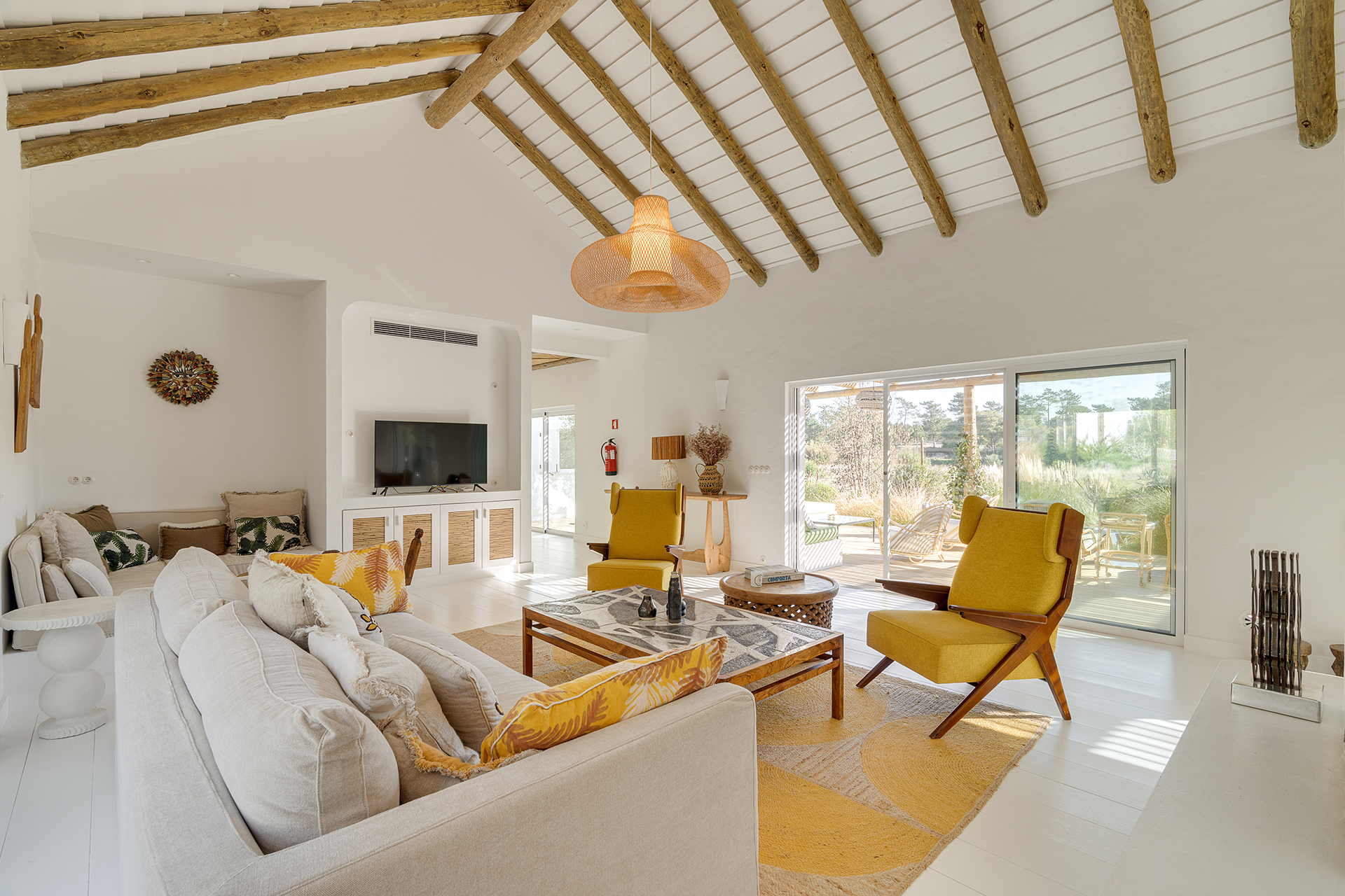 villa-ayina_beachhouse_comporta-setubal-portugal_interior-space.jpg