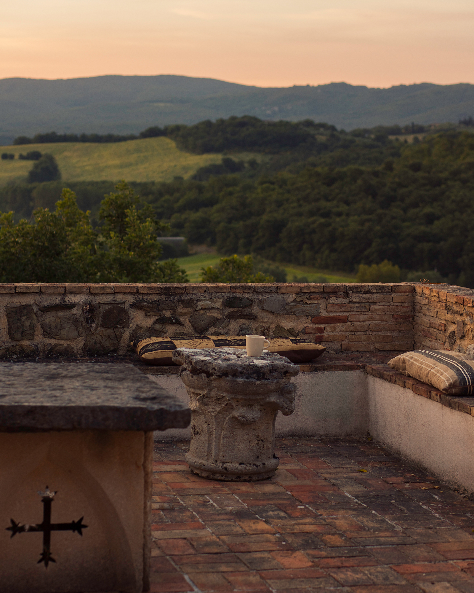 le-porciglia_house_tuscany-italy_exterior-view-sunset.jpg