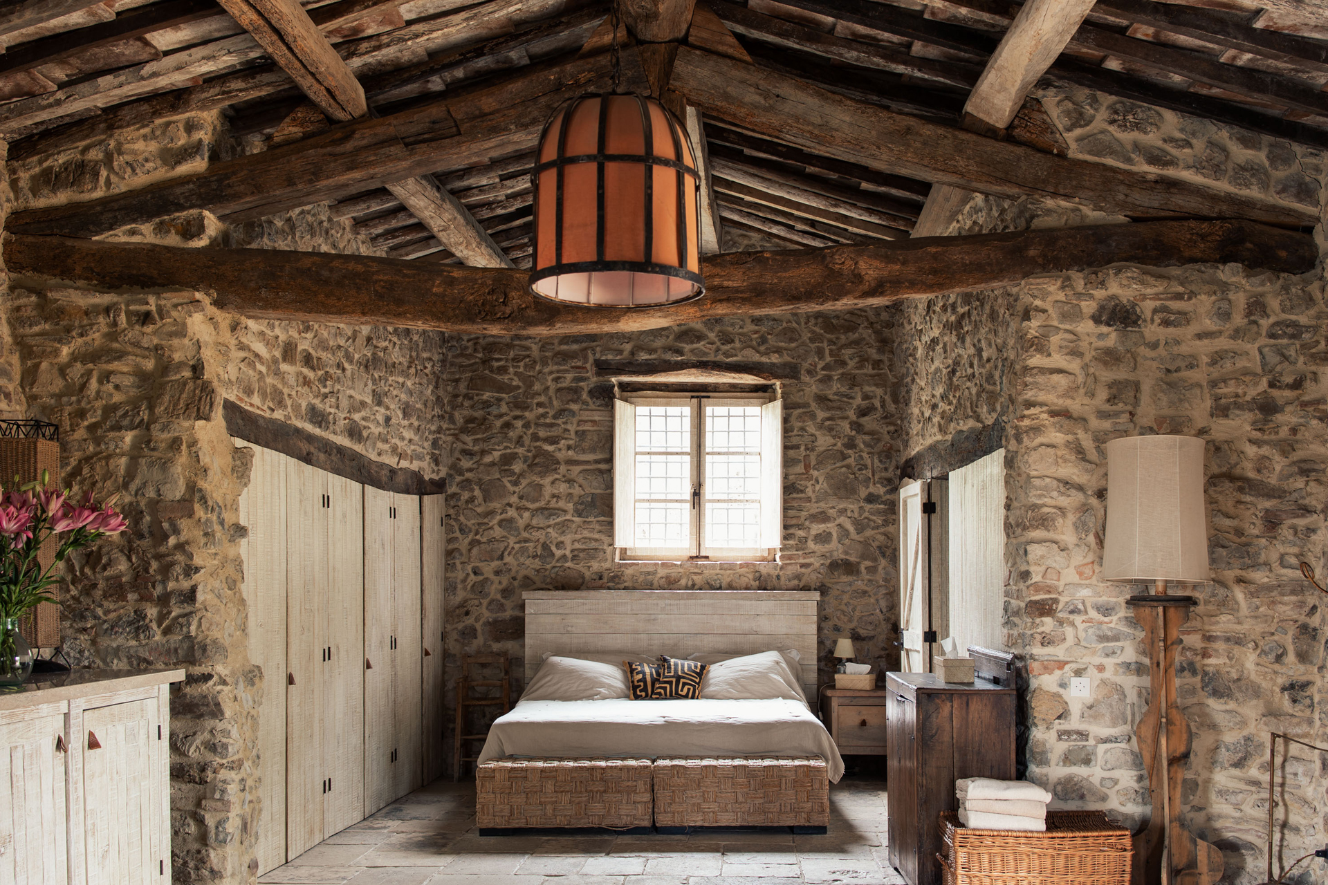 le-porciglia_tuscany_interior-guesthouse-bedroom.jpg
