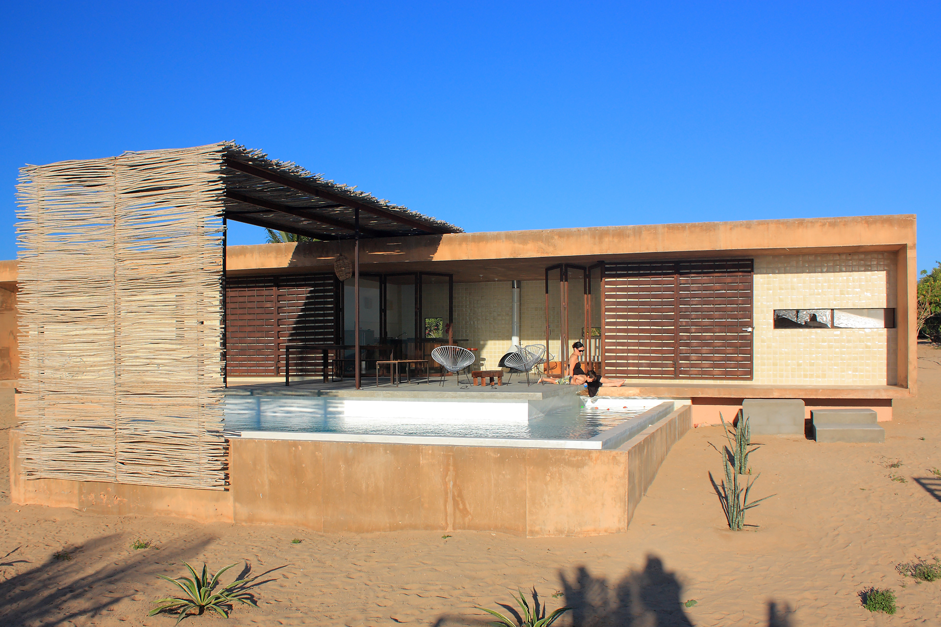 casa-rustika_beach-house_todos-santos-bcs-mexico_exterior-blue-sky.jpg