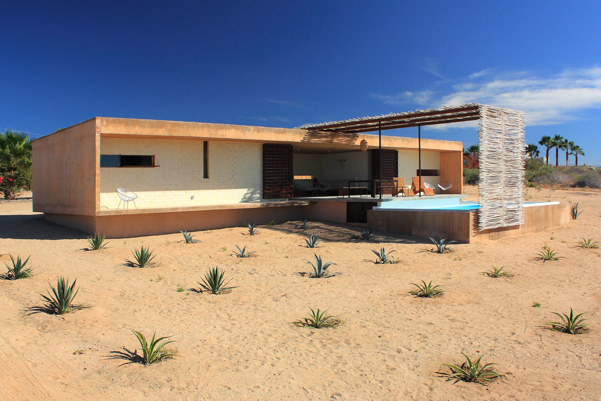 casa-rustika_beach-house_todos-santos-bcs-mexico_exterior-perspective.jpg