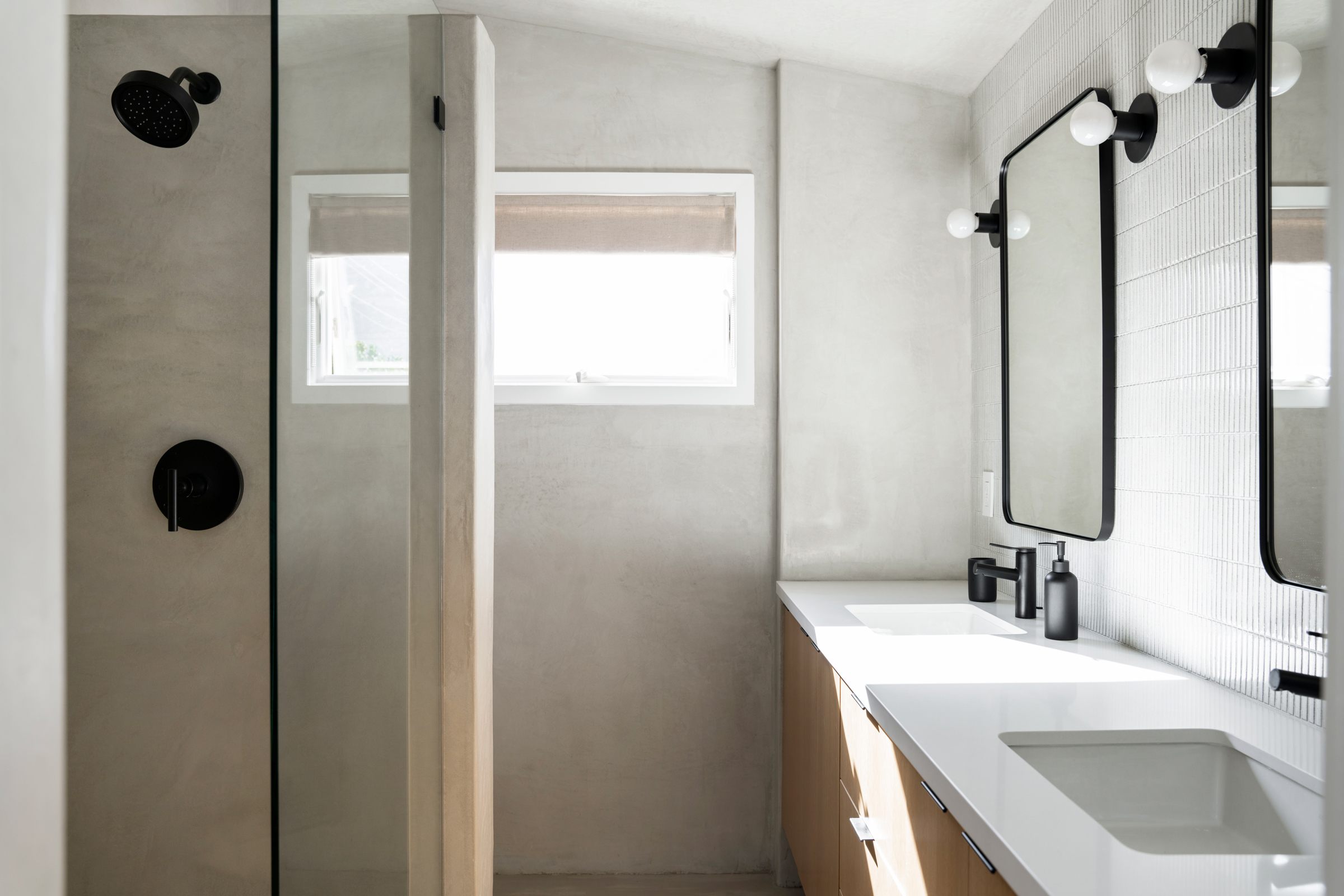 the-broad-beachhouse_malibu_la_interior-bath-room-1709058853142.jpg