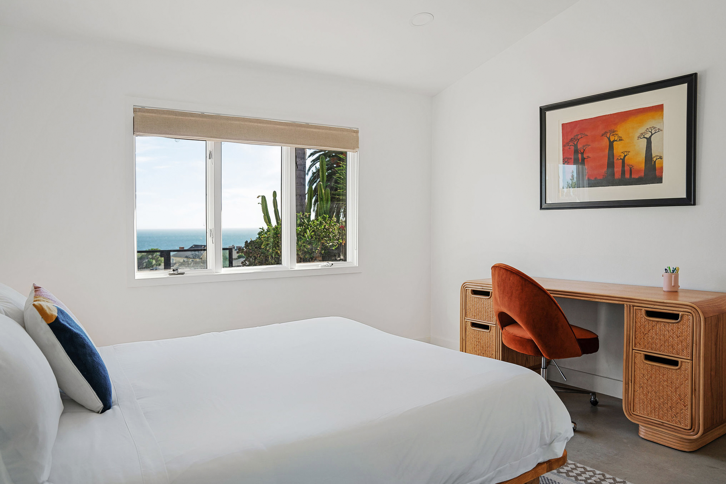 the-broad-beachhouse_malibu_la_interior-bedroom-view-1709059749430.jpg
