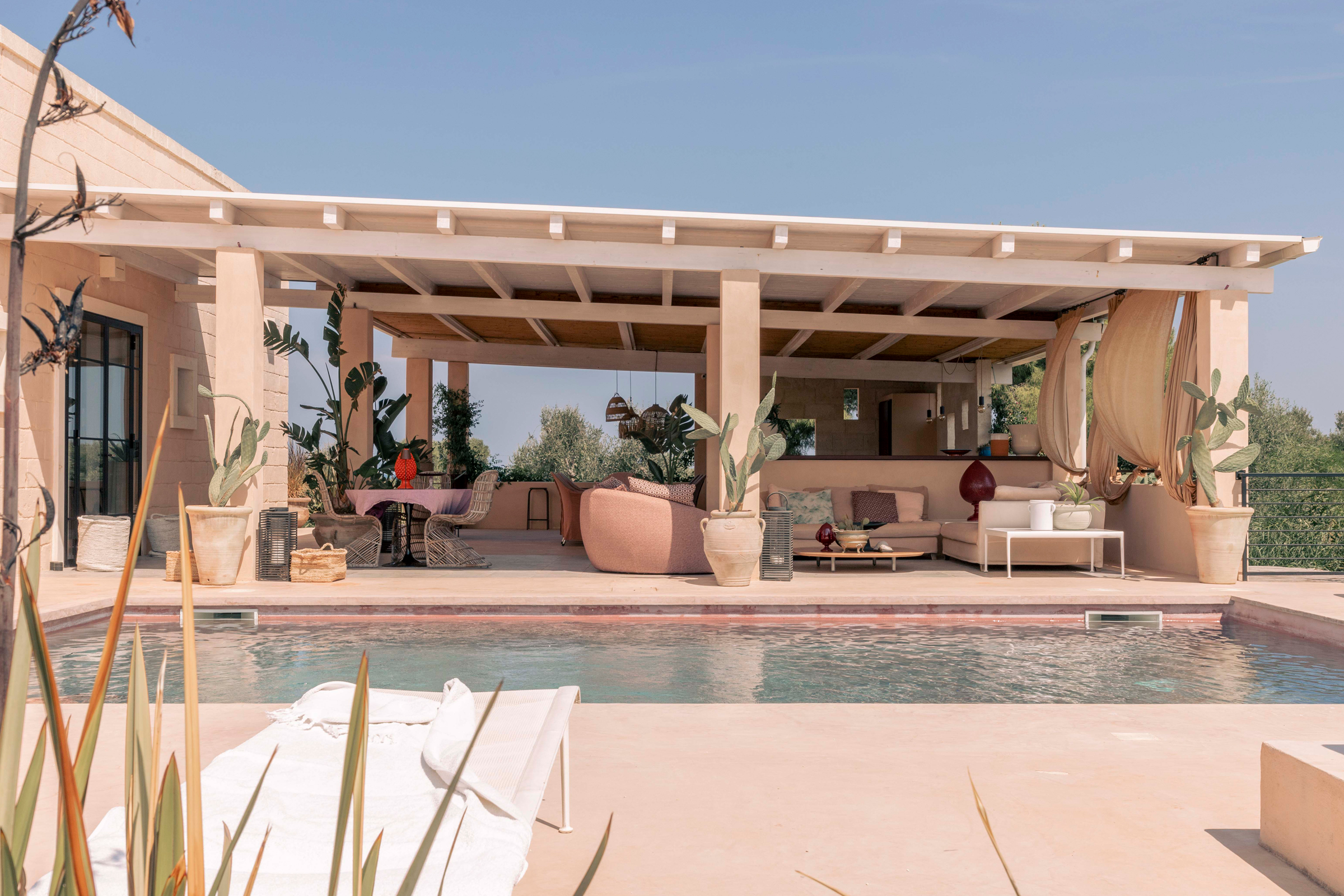 villa-amapulia_ostuni_exterior-terrace-sun.jpg