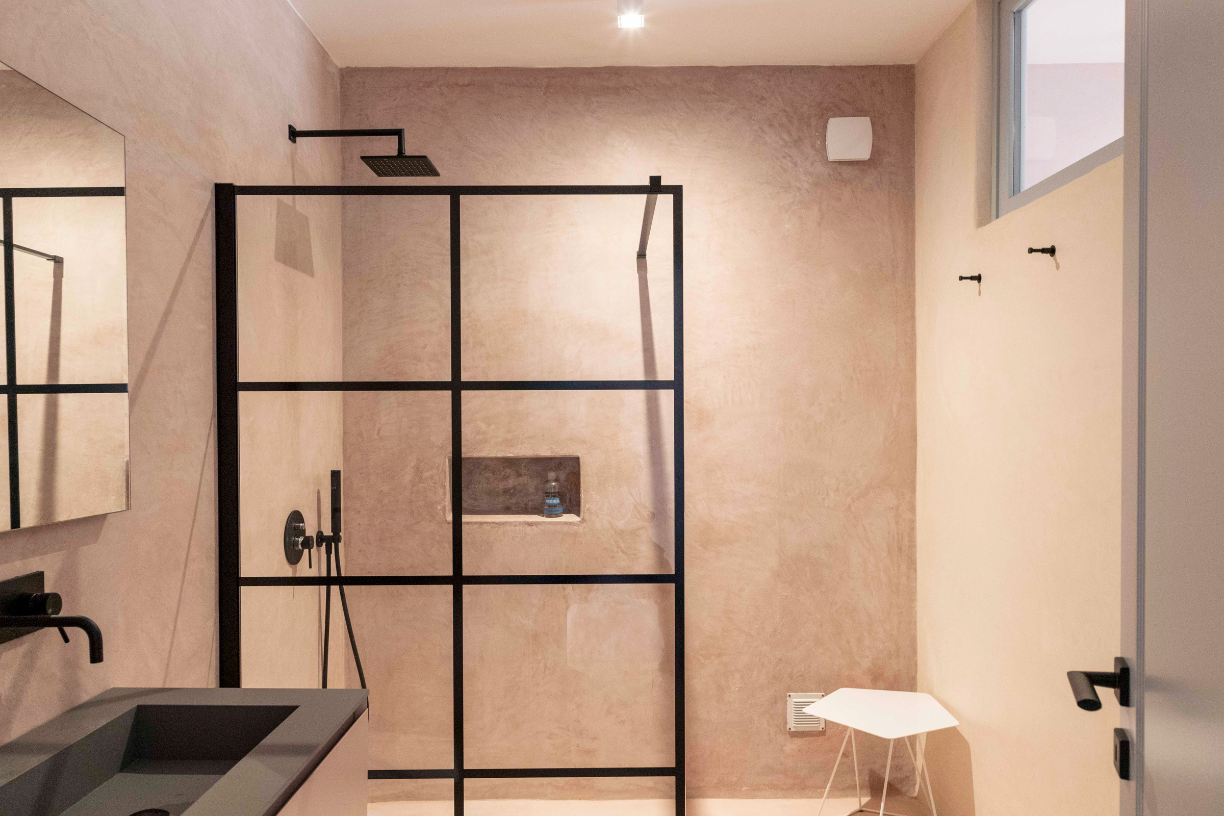 villa-amapulia_ostuni_interior-bathroom.jpg