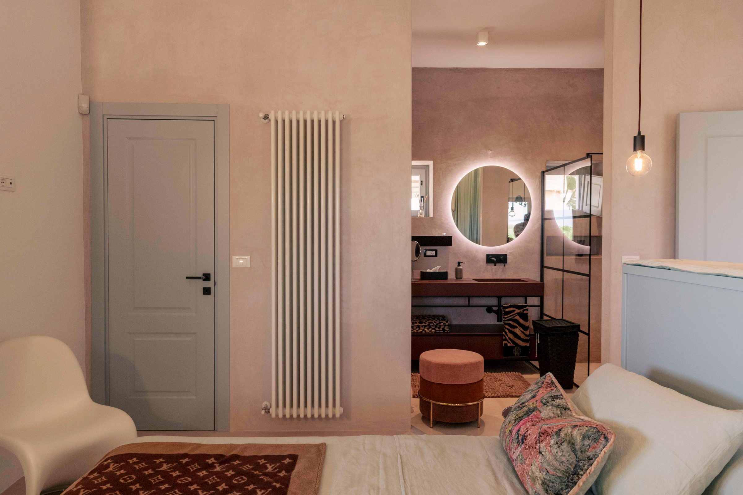 villa-amapulia_ostuni_interior-side-bedroom-design-.jpg