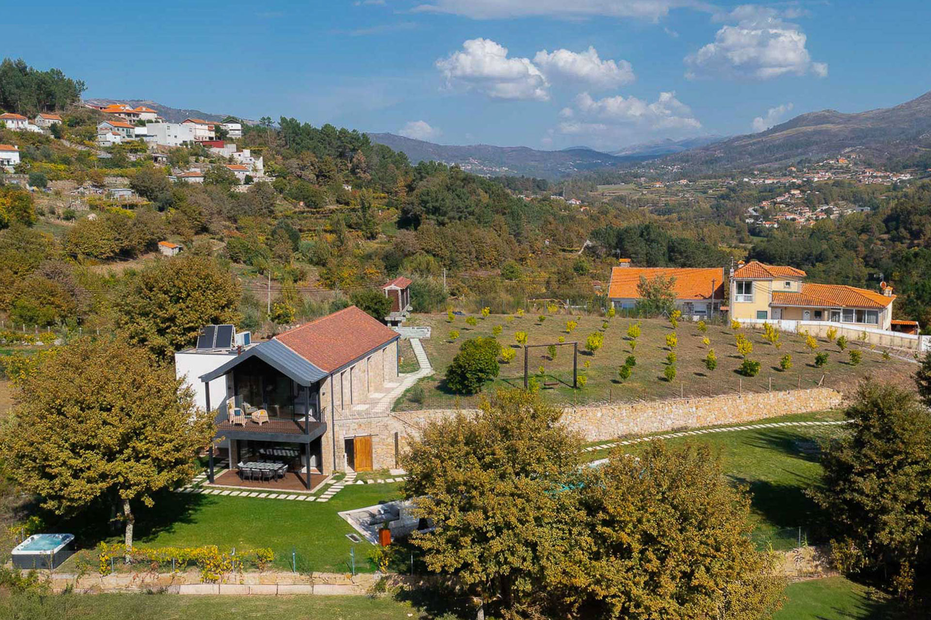 quinta-da-lameirinha-douro-boutique-home_country-house_porto-portugal_exterior-drone-view.jpg