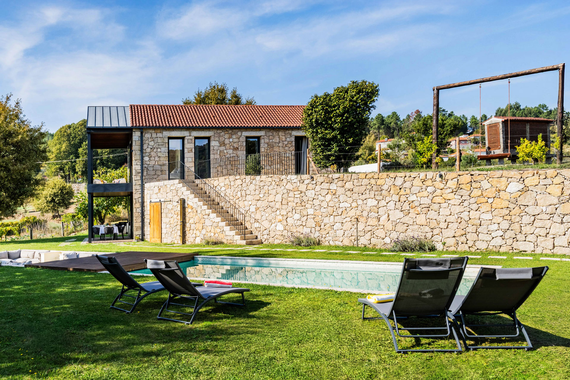 quinta-da-lameirinha-douro-boutique-home_country-house_porto-portugal_exterior-side-facade.jpg