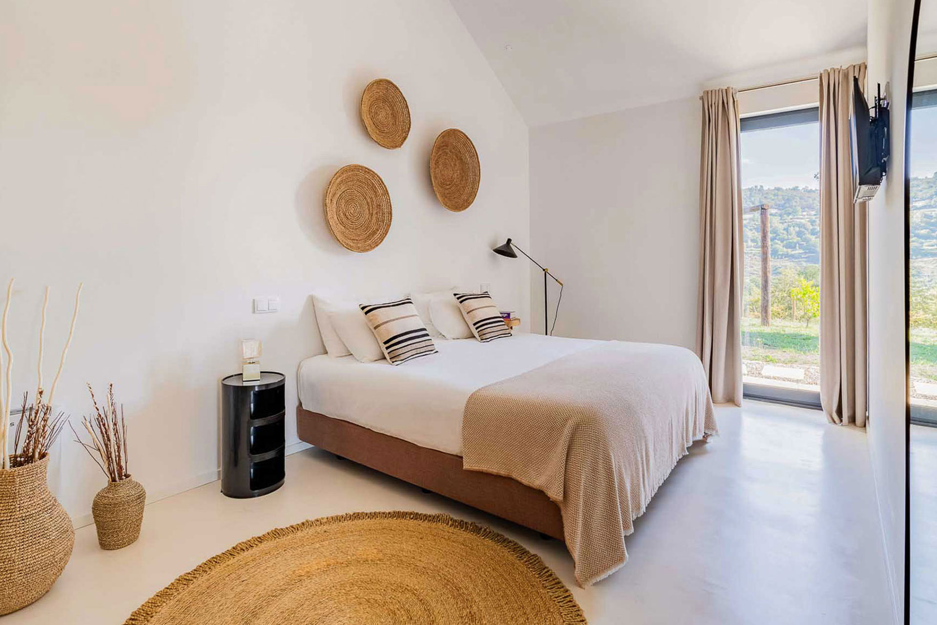 quinta-da-lameirinha-douro-boutique-home_country-house_porto-portugal_interior-bed-room.jpg