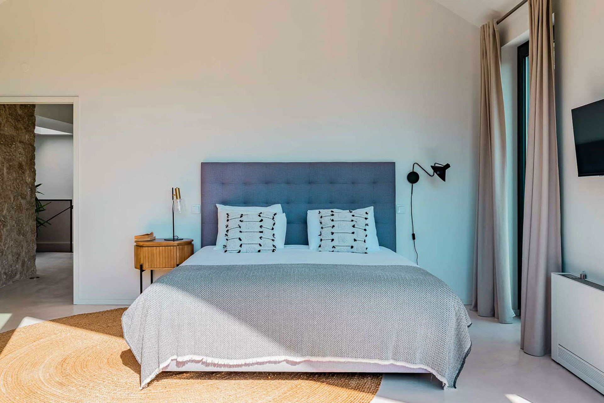 quinta-da-lameirinha-douro-boutique-home_country-house_porto-portugal_interior-bedroom.jpg