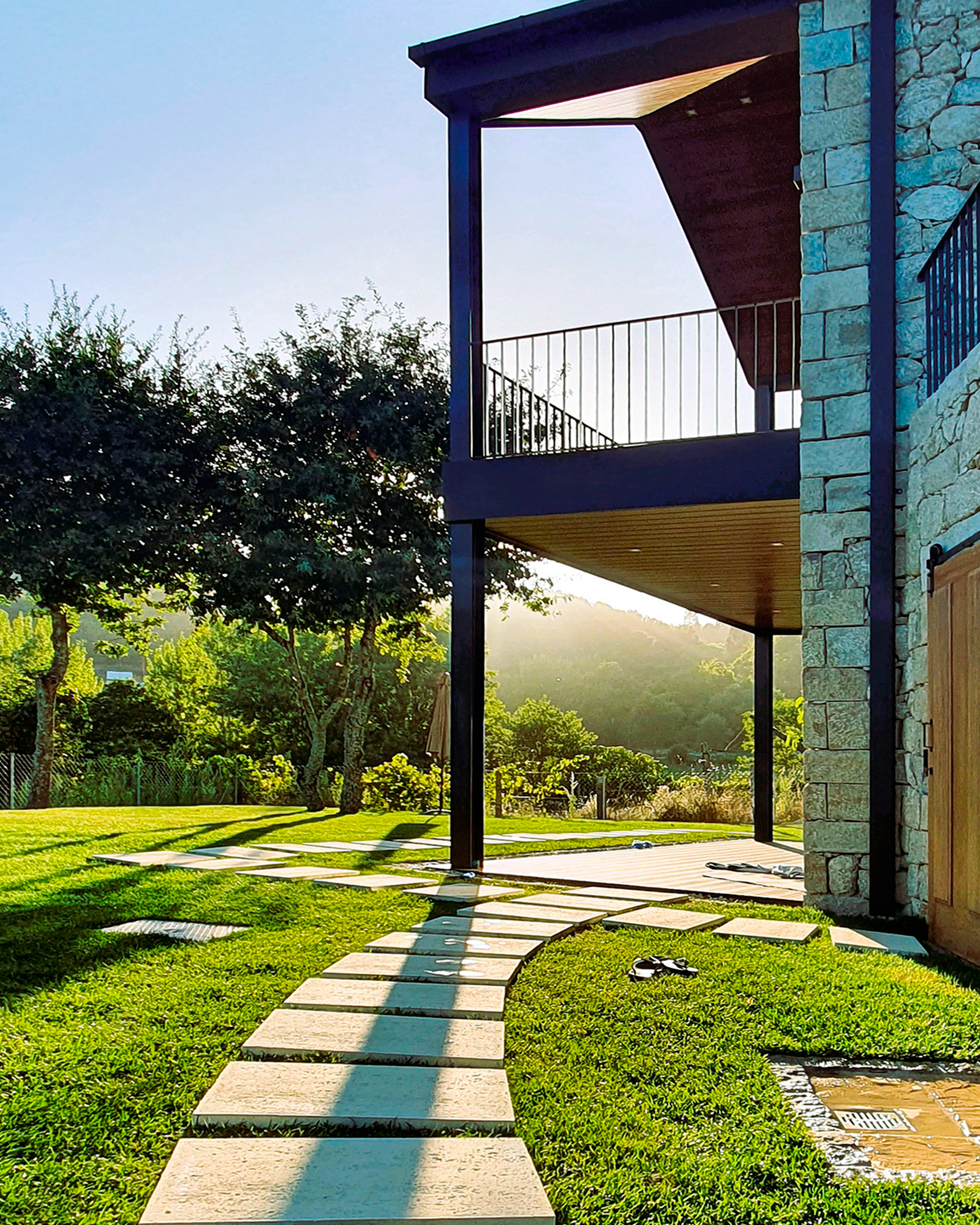 quinta-da-lameirinha-douro_country-house_oporto_exterior-side-1710809274015.jpg