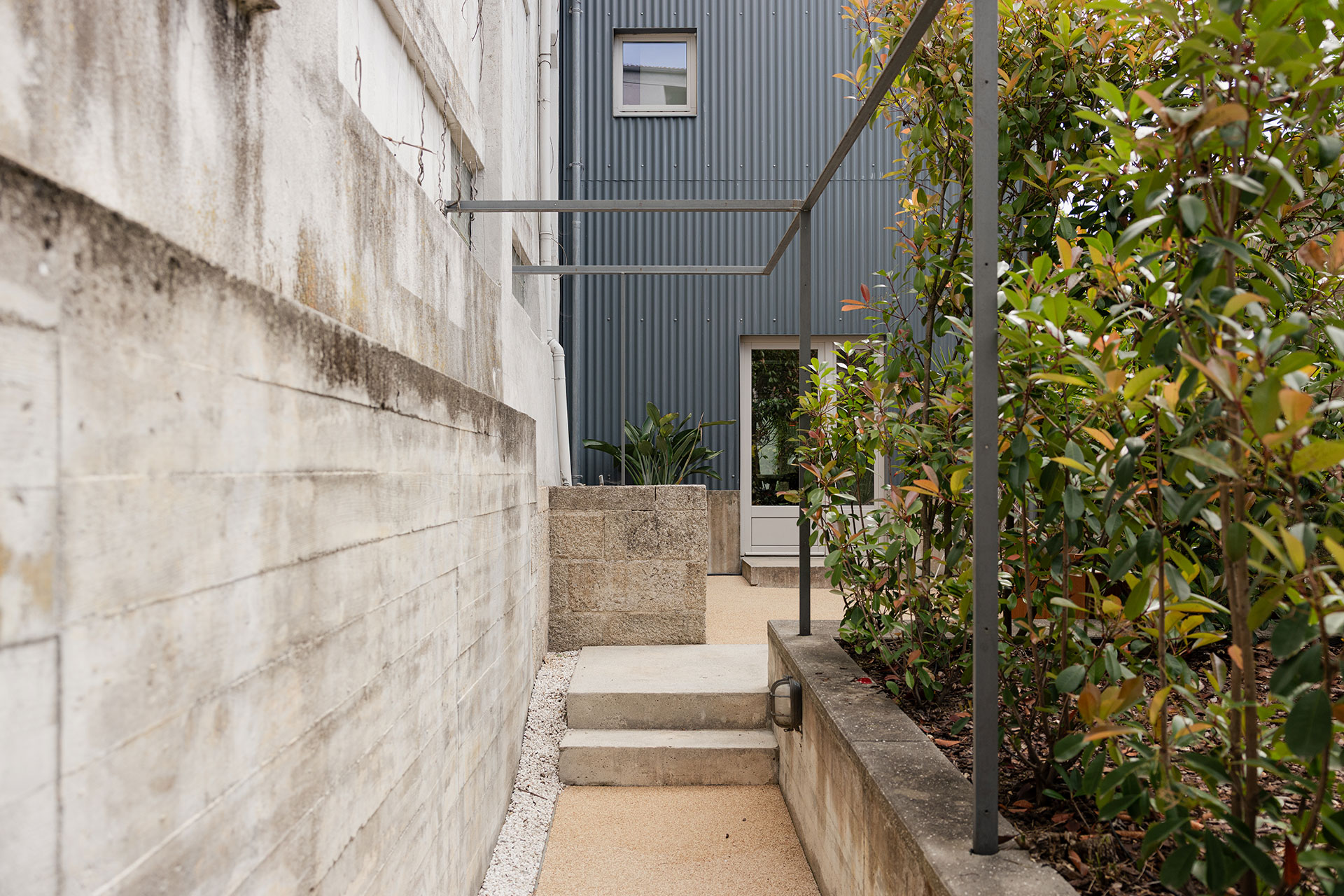 fabrica-no-jardim_house_porto-portugal_exterior-detail.jpg