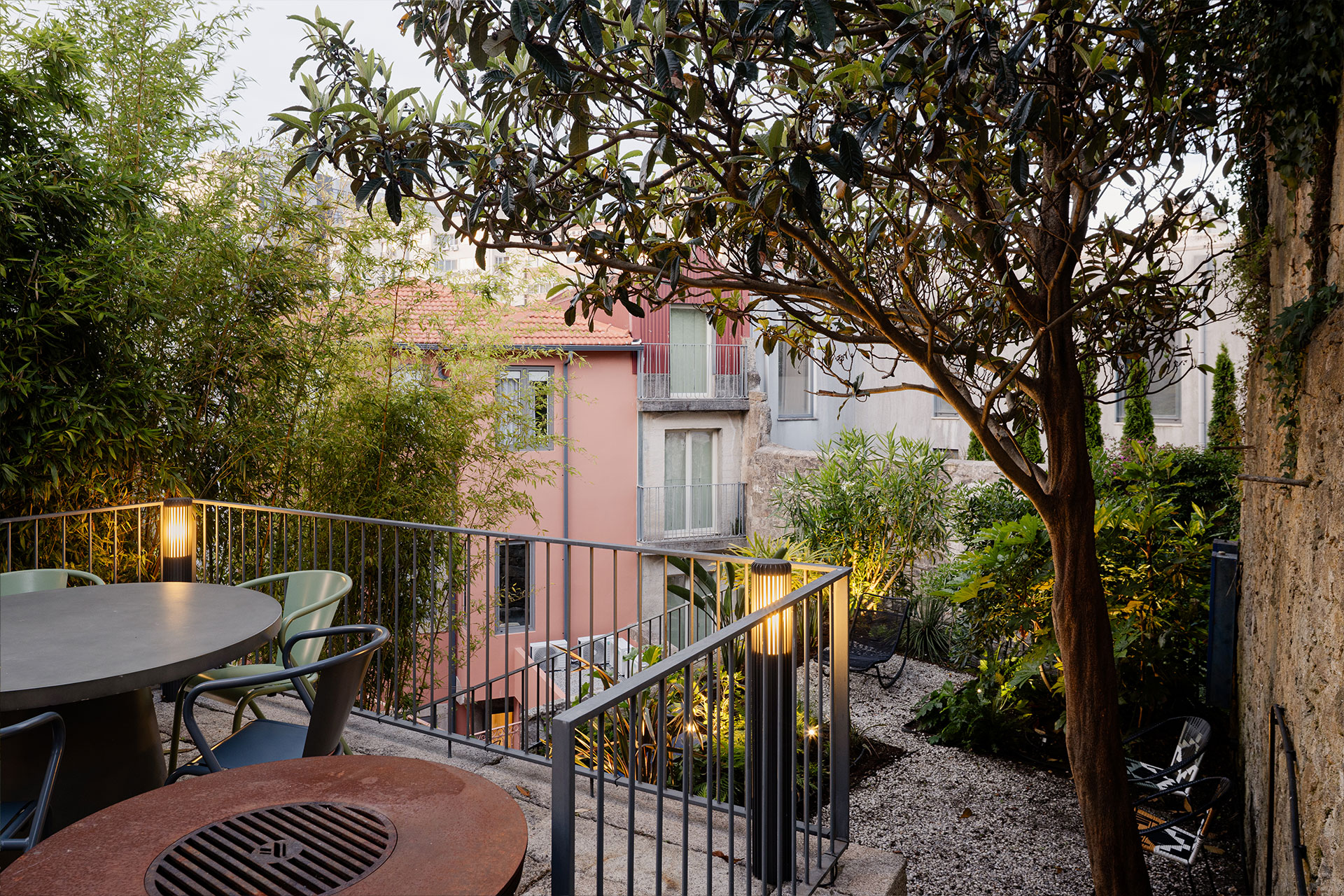 fabrica-no-jardim_house_porto-portugal_exterior-view.jpg