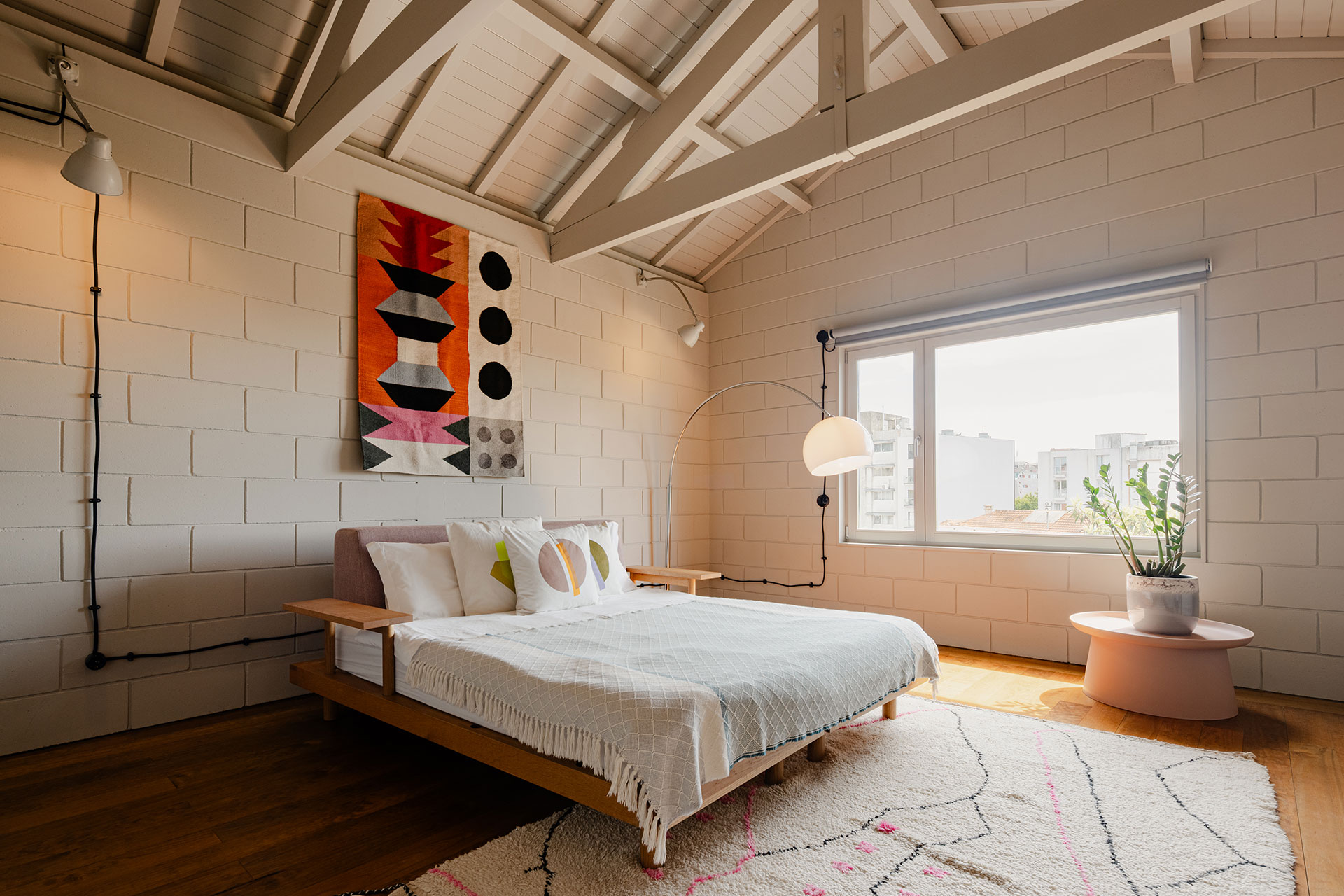 fabrica-no-jardim_house_porto-portugal_interior-bed-room-window.jpg