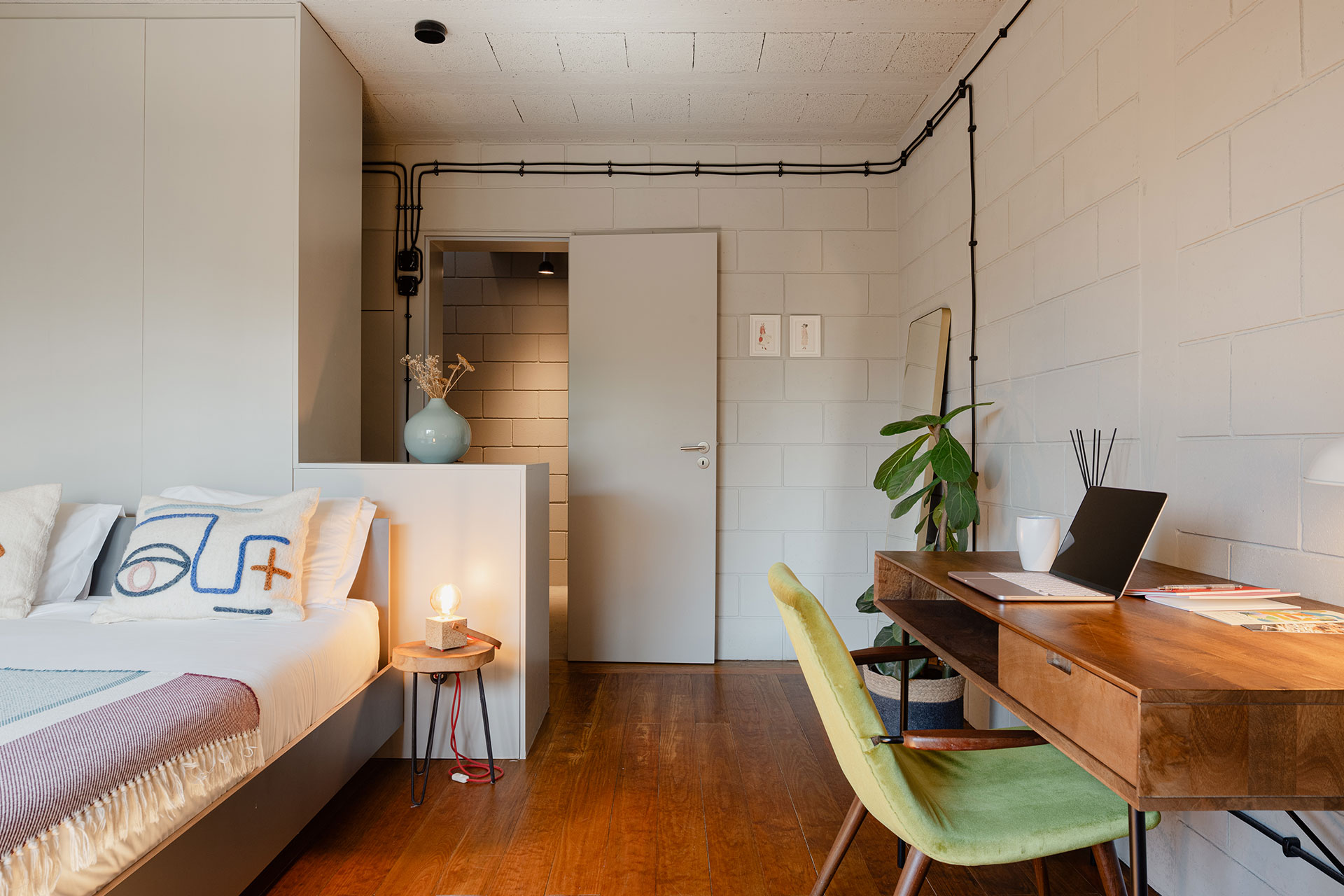 fabrica-no-jardim_house_porto-portugal_interior-bedroom.jpg