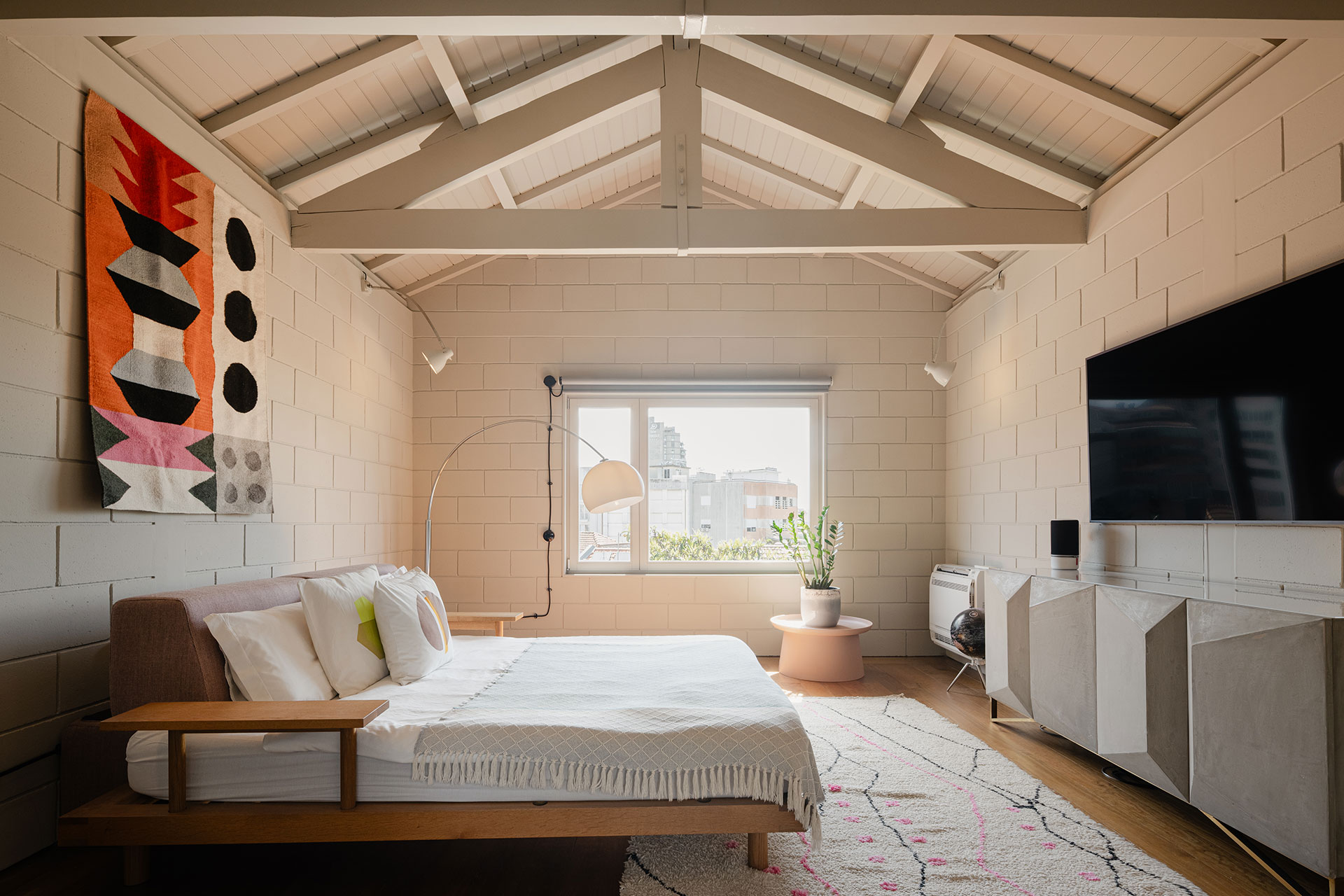 fabrica-no-jardim_house_porto-portugal_interior-bedroom-space.jpg