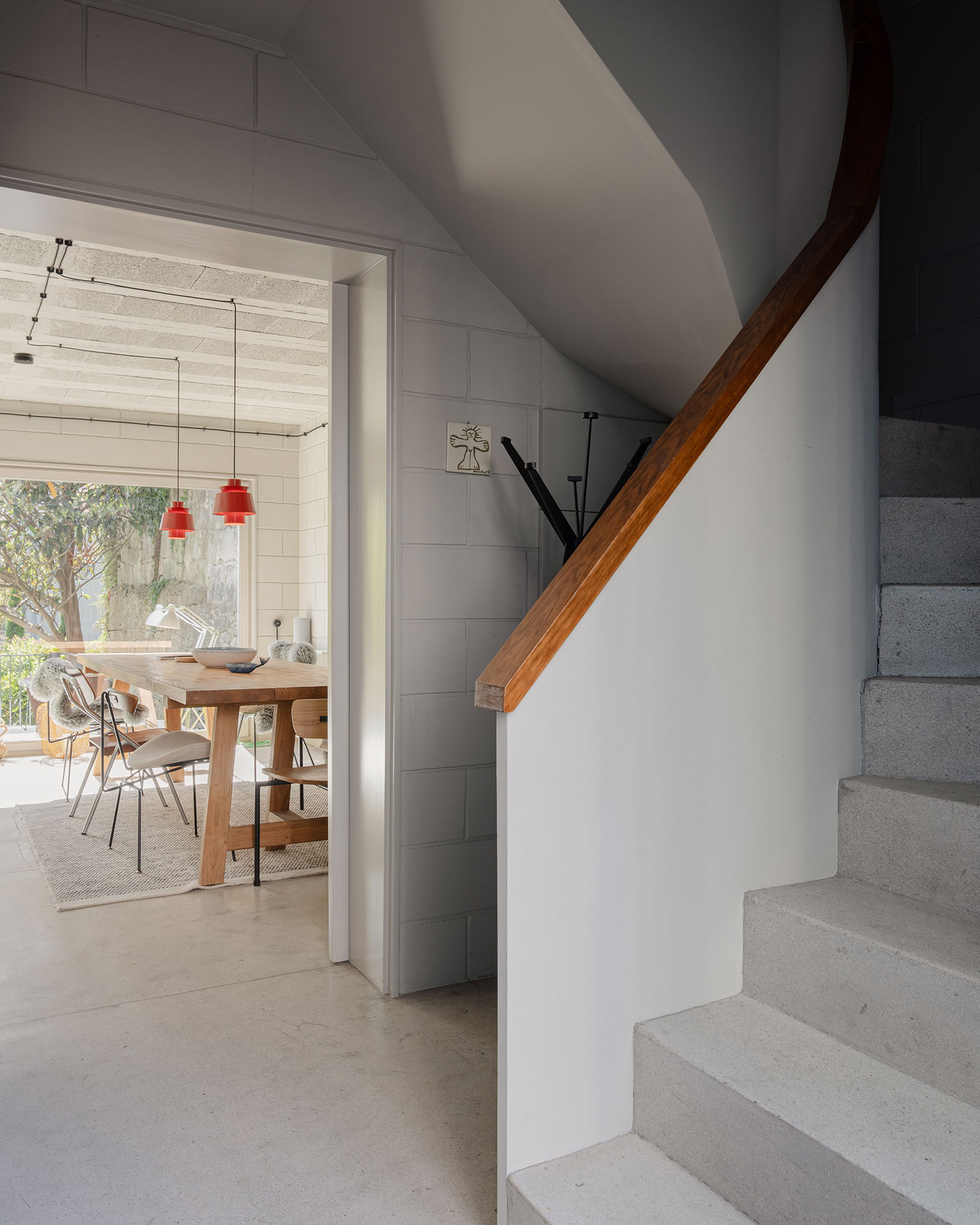 fabrica-no-jardim_house_porto-portugal_interior-stairs.jpg
