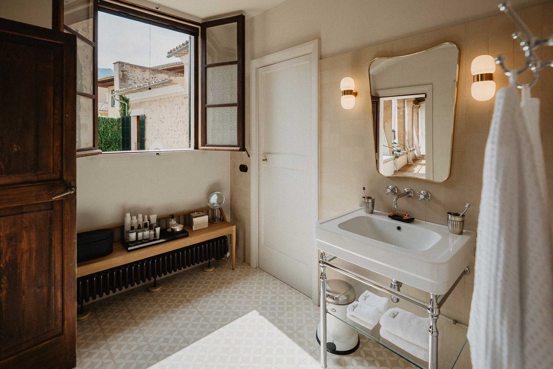 ingeborg_townhouse_mallorca-spain_interior-bathroom.jpg