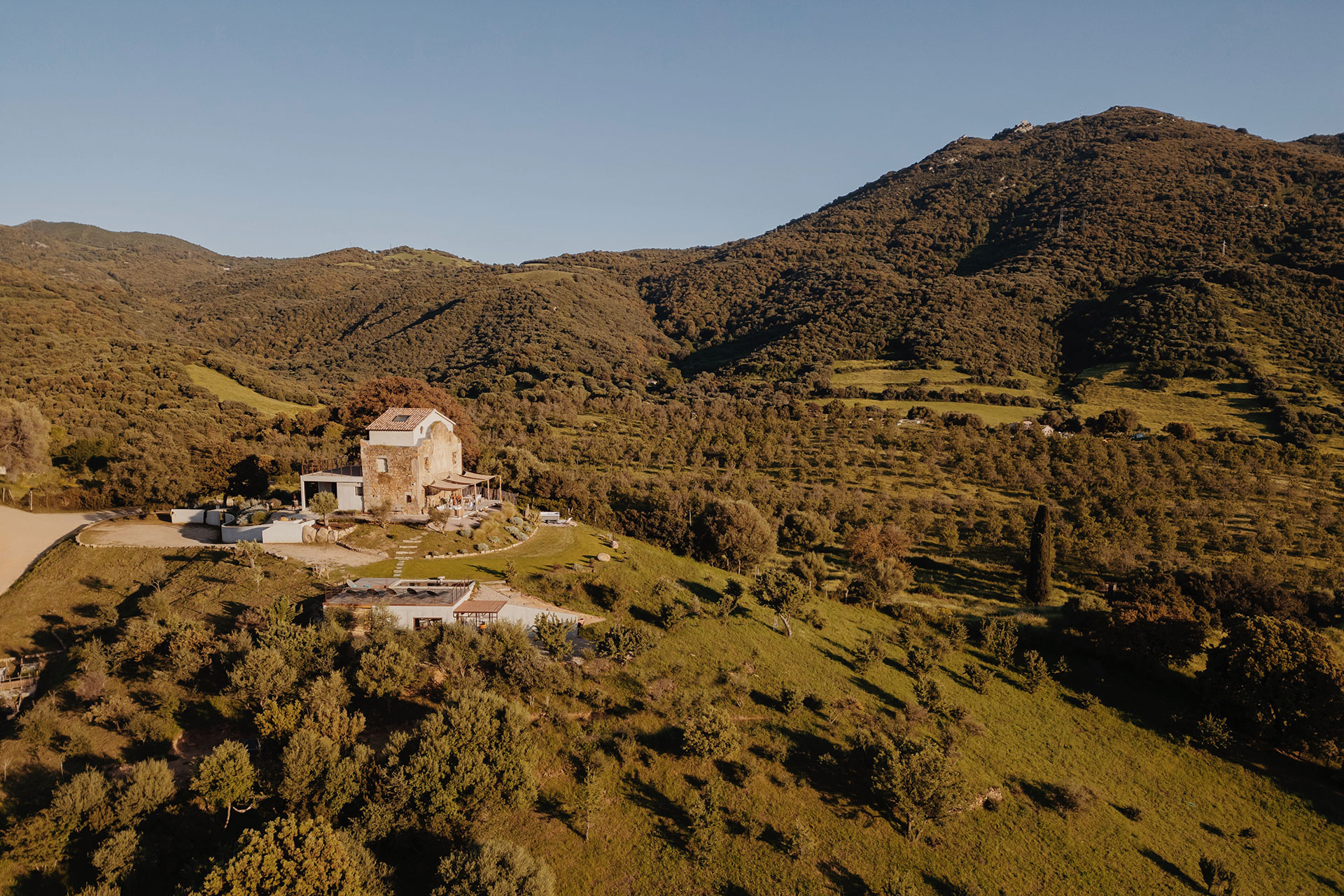 u-mulinu-casanelli_country-house_corsica-france_exterior-drone.jpg