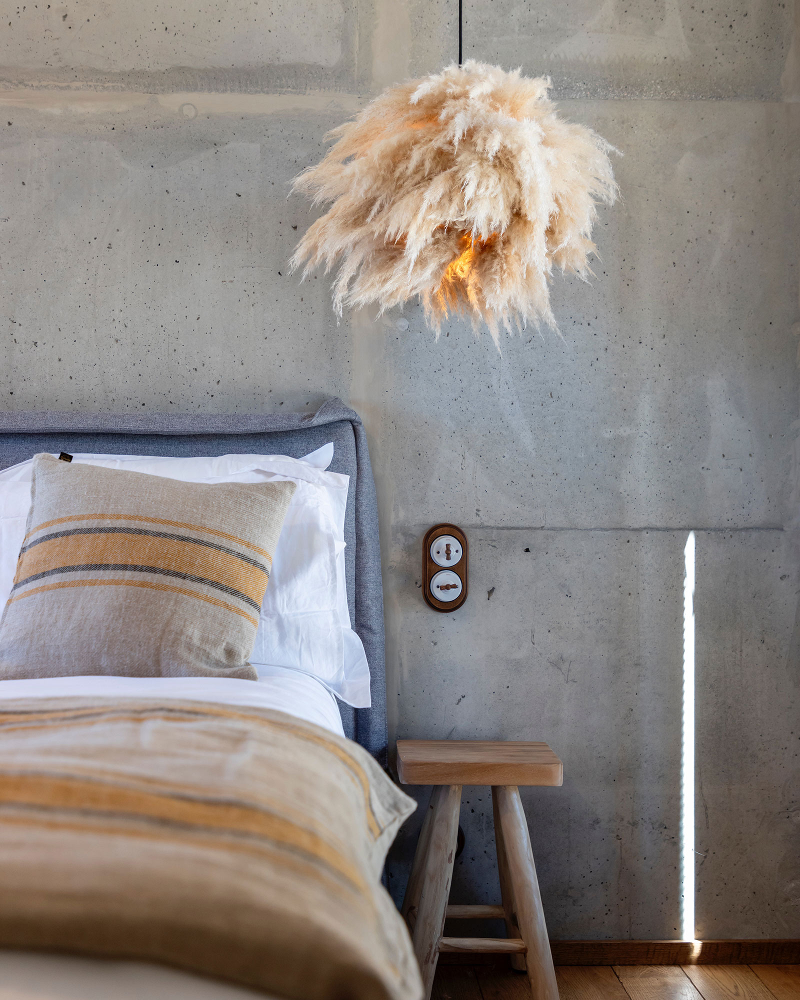 u-mulinu-casanelli_country-house_corsica-france_interior-bed.jpg