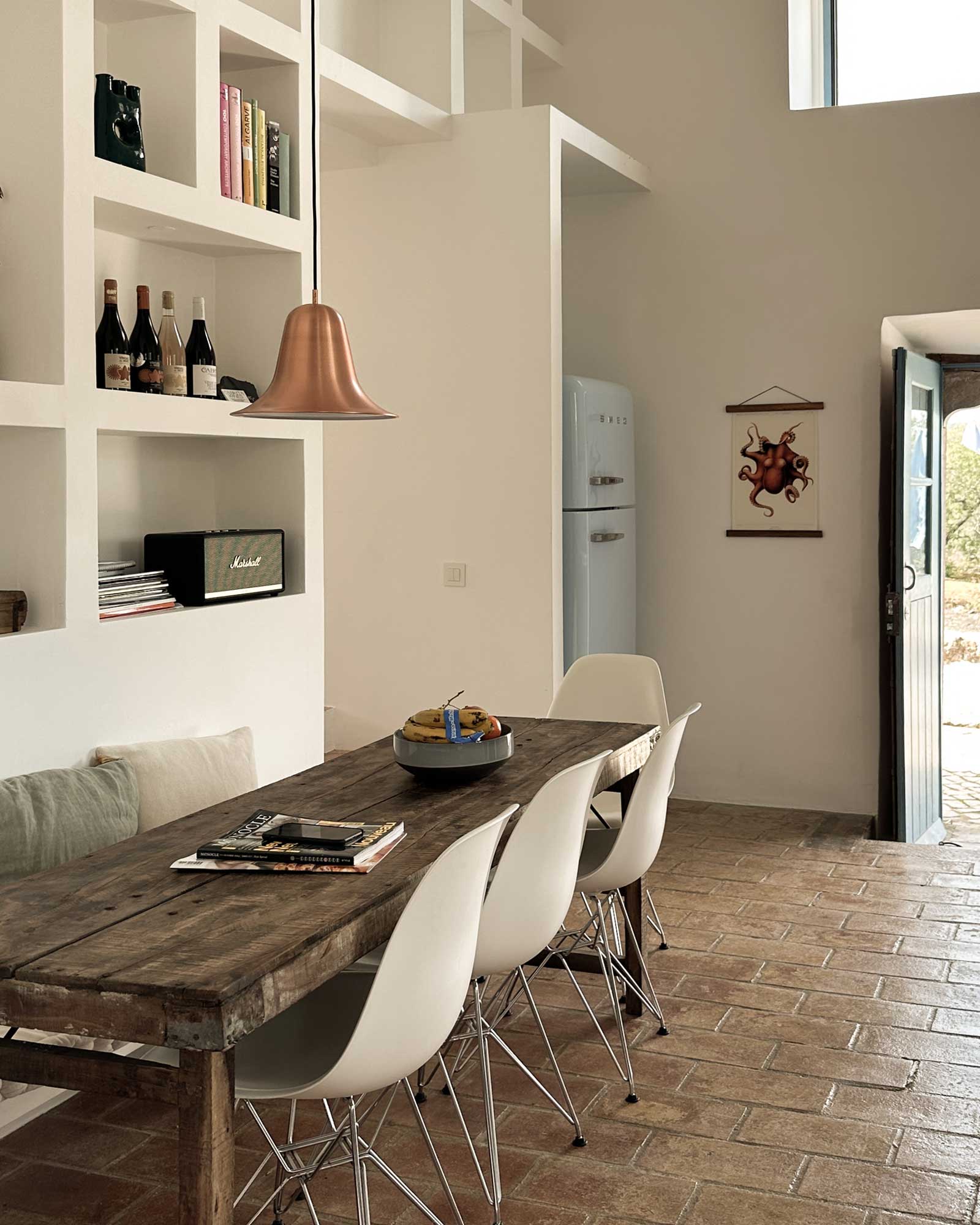 casa-amendoeira_country-house_algarve-portugal_interior-table.jpg