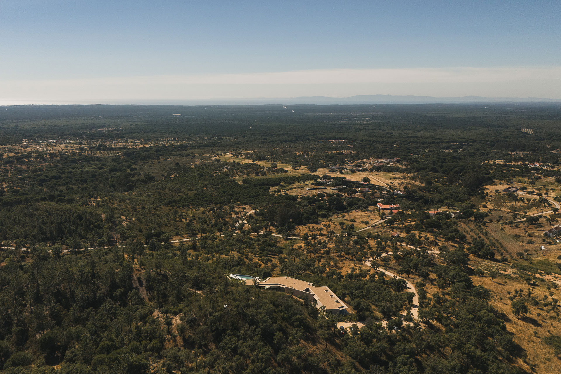 villa-sobreiras-altas_villa_setubal-portugal_exterior-drone.jpg