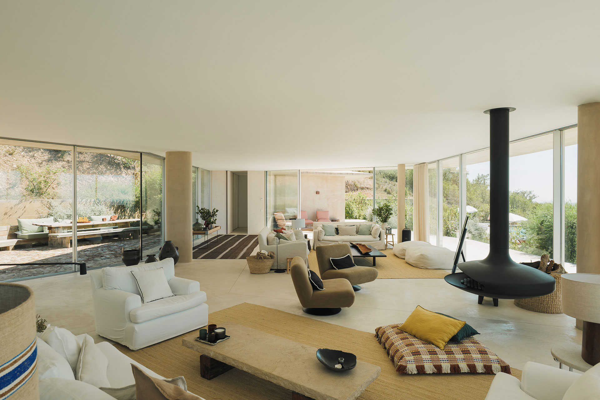 villa-sobreiras-altas_villa_setubal-portugal_interior-room.jpg